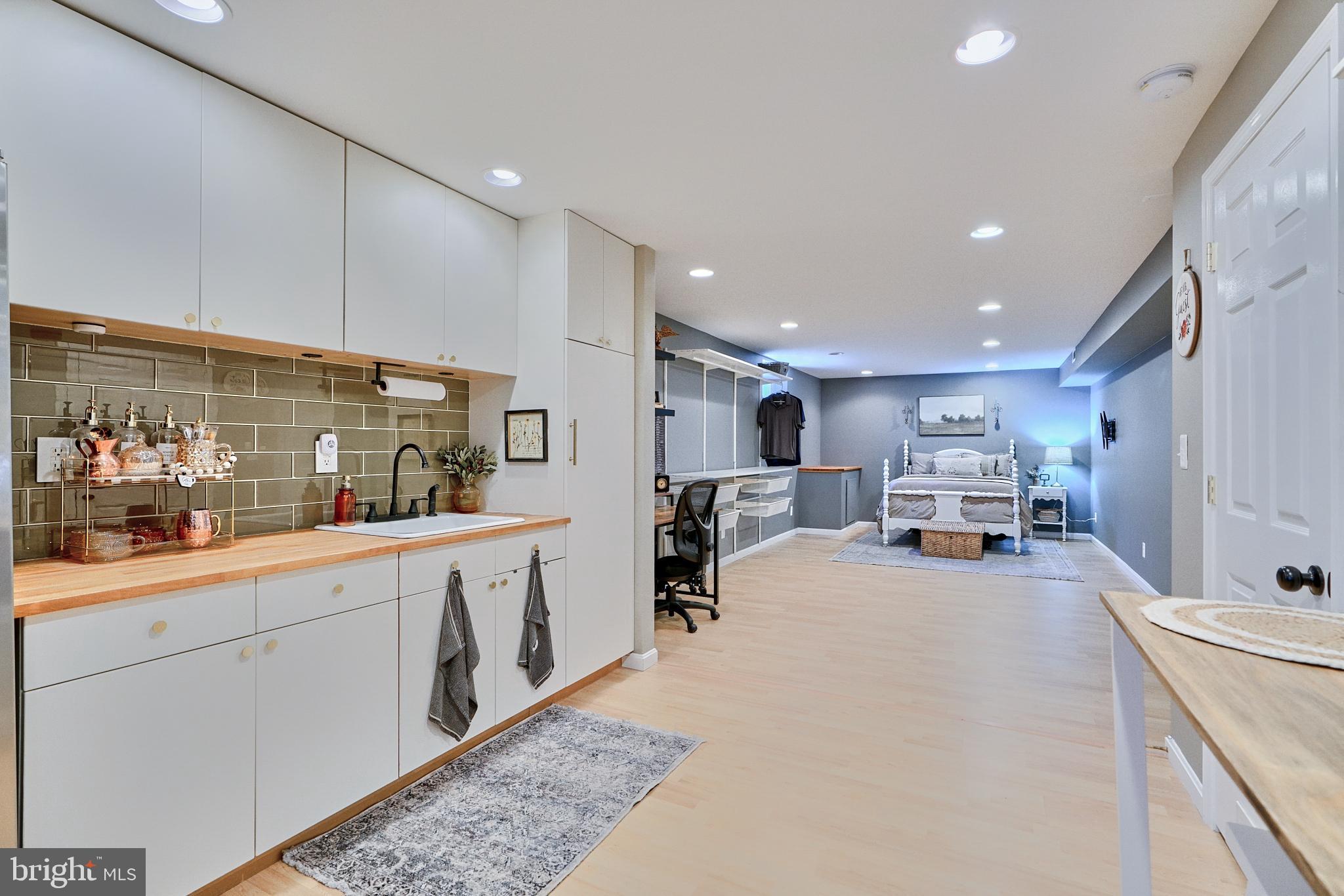 GREEN HILL MANOR - Residential