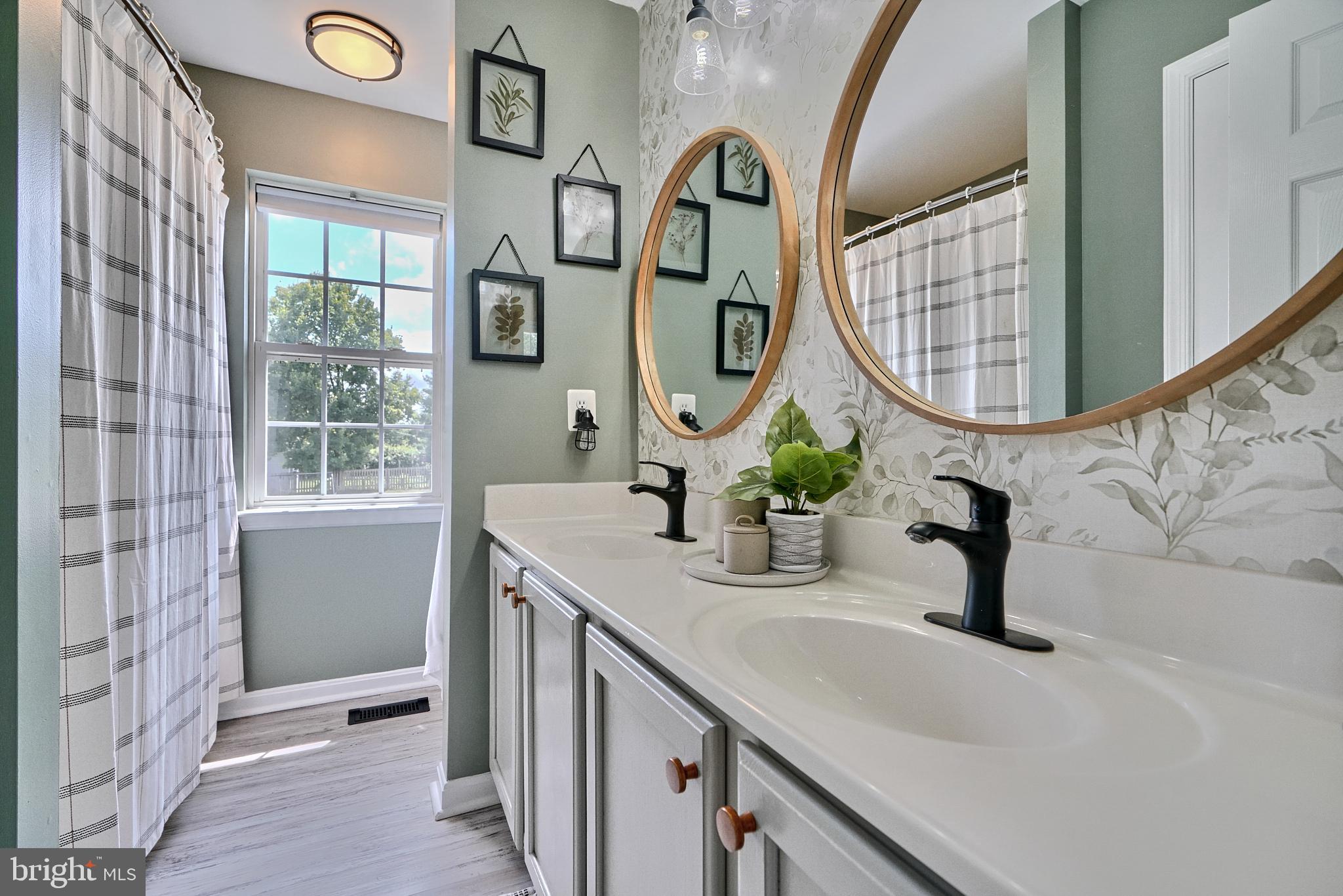 GREEN HILL MANOR - Residential