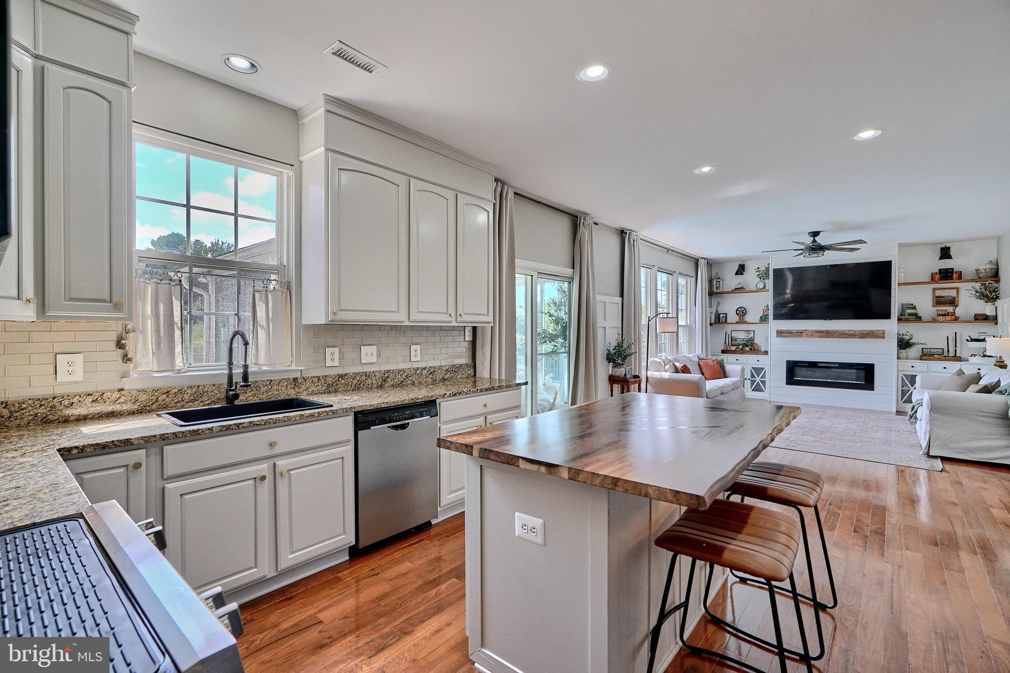 GREEN HILL MANOR - Residential