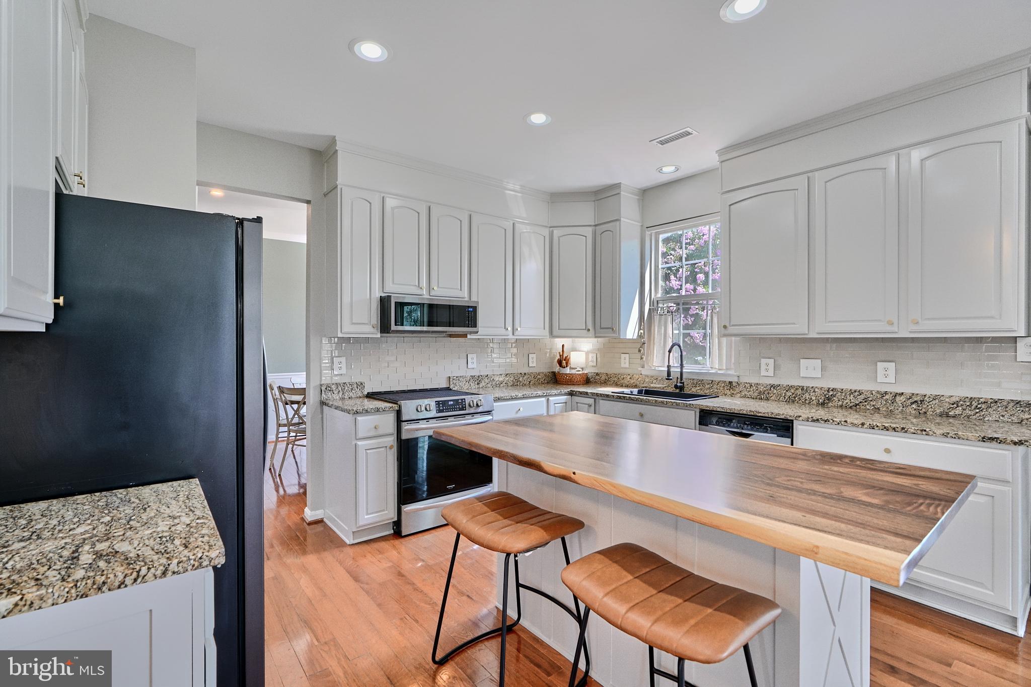 GREEN HILL MANOR - Residential