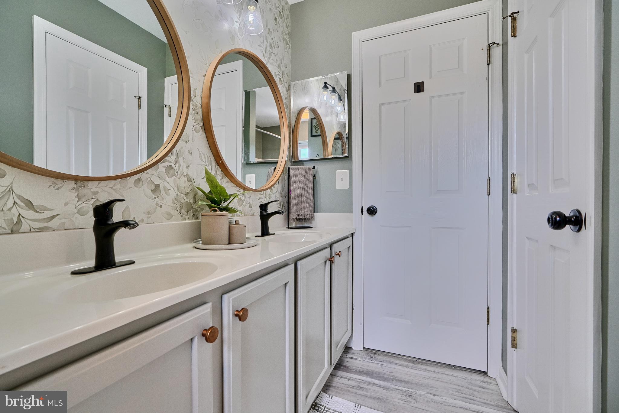 GREEN HILL MANOR - Residential