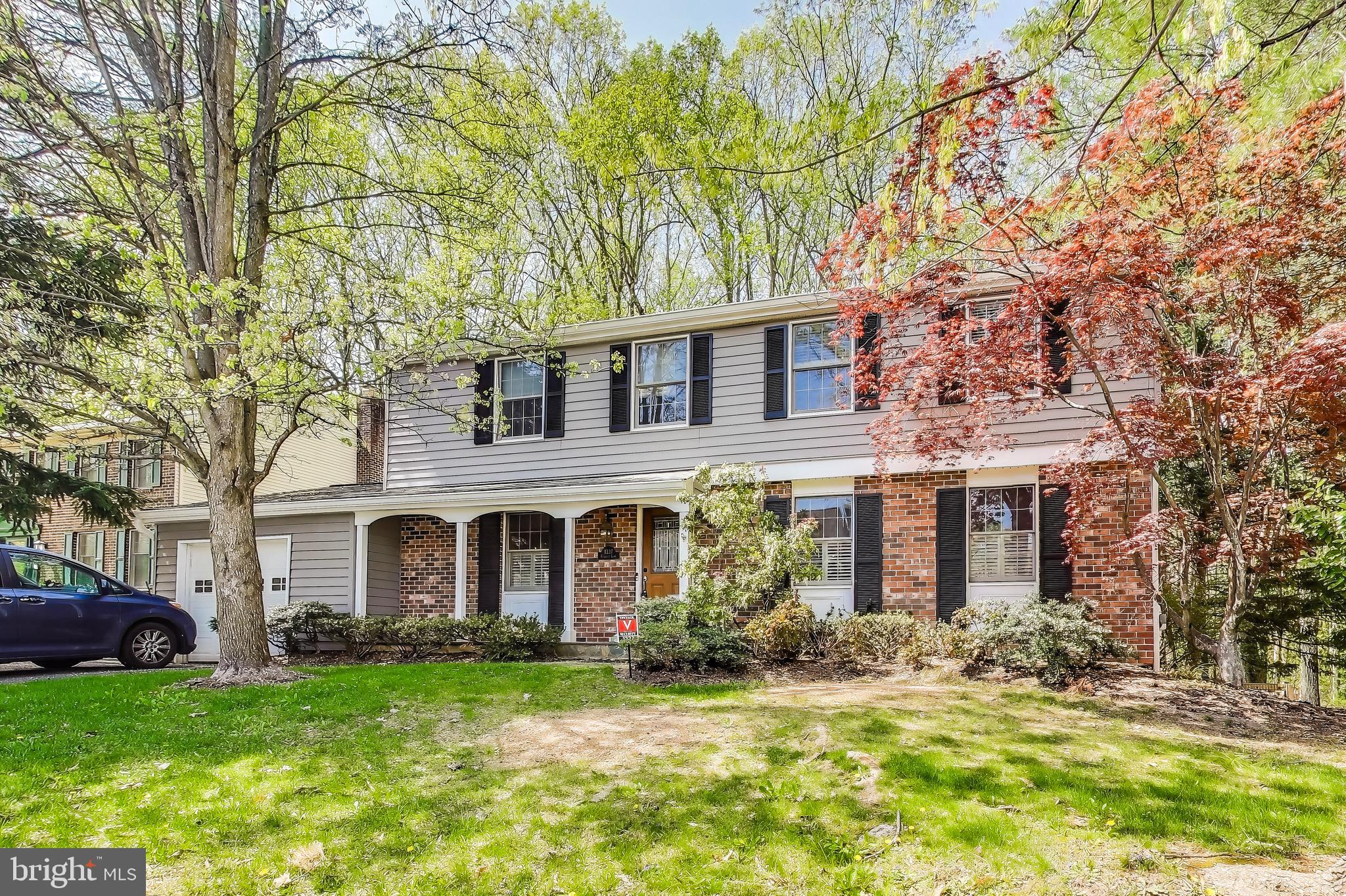 1337 CROCKETT LANE