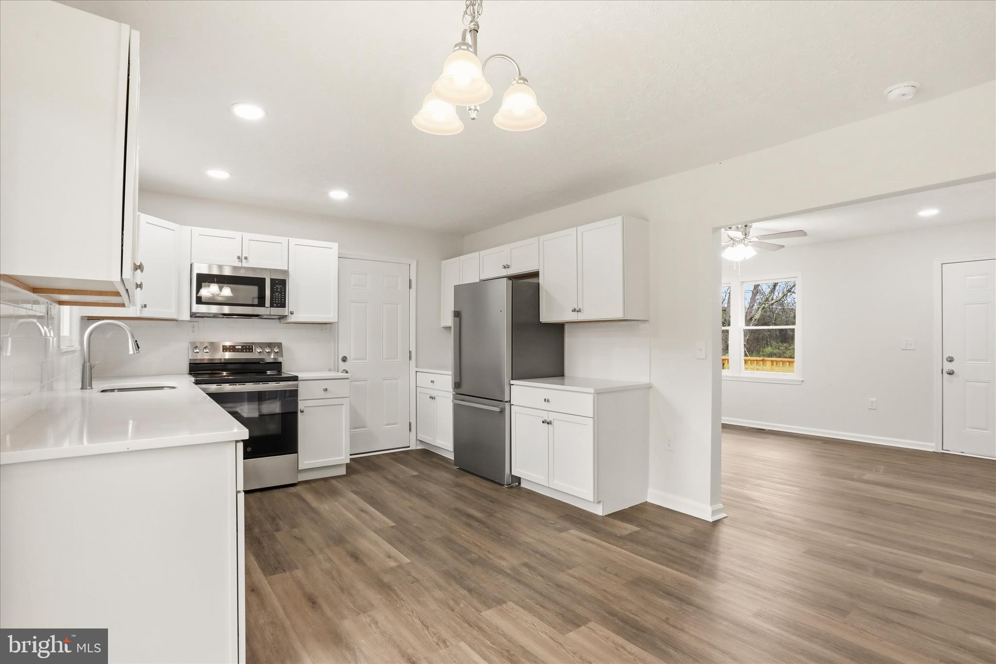 HIDDEN RIVER - Residential