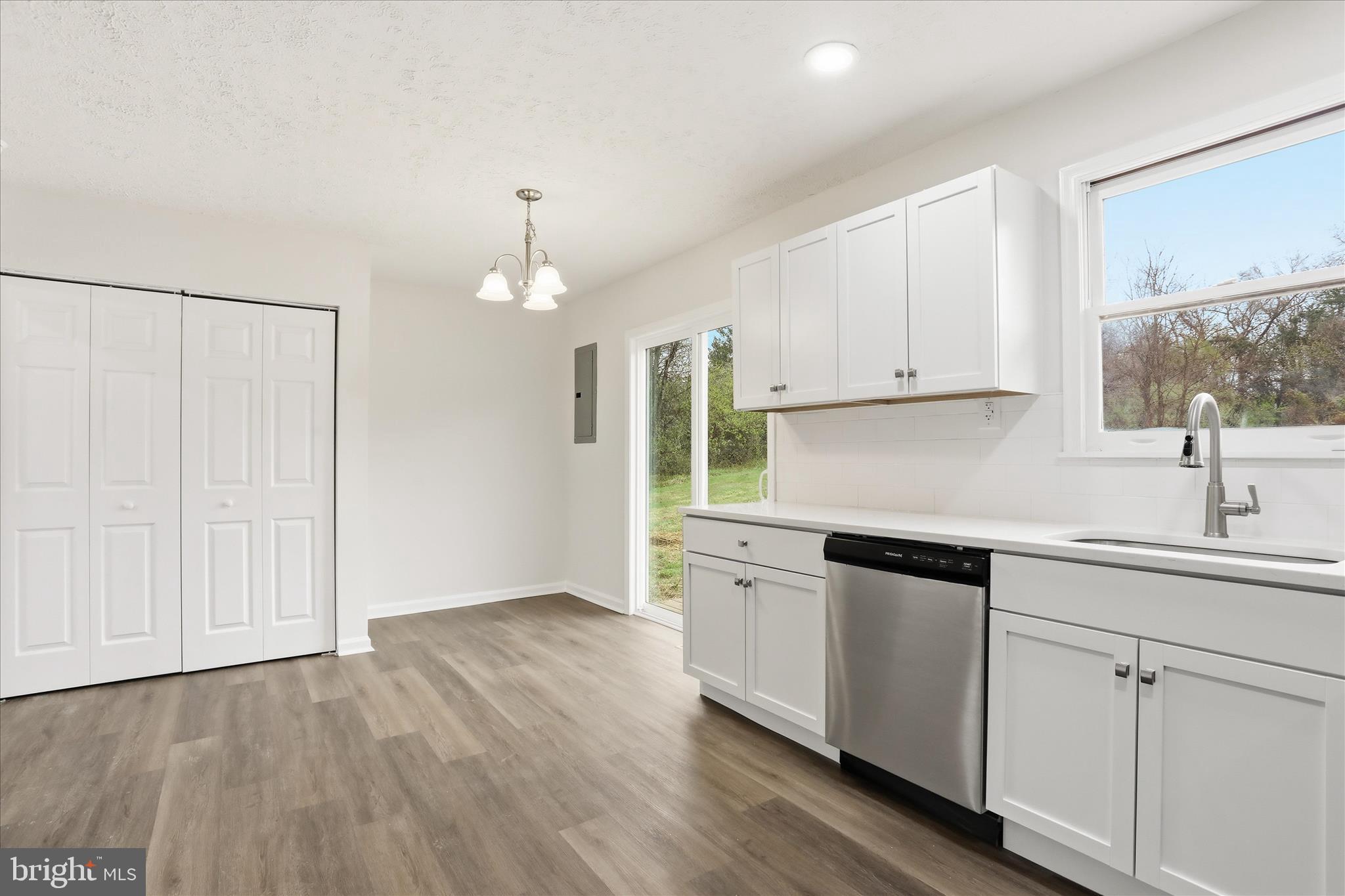 HIDDEN RIVER - Residential