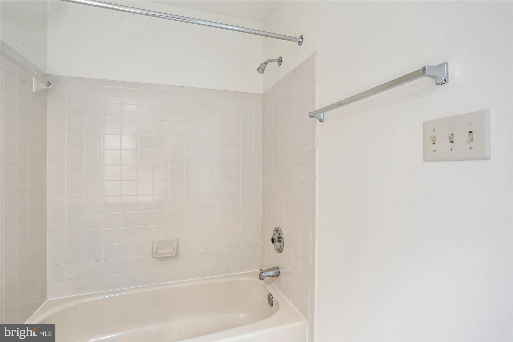 SILVER SPRING CNTRY CLUB - Residential