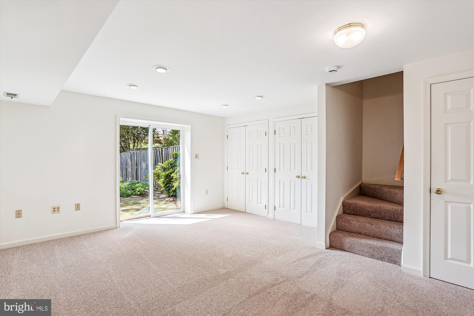 SILVER SPRING CNTRY CLUB - Residential