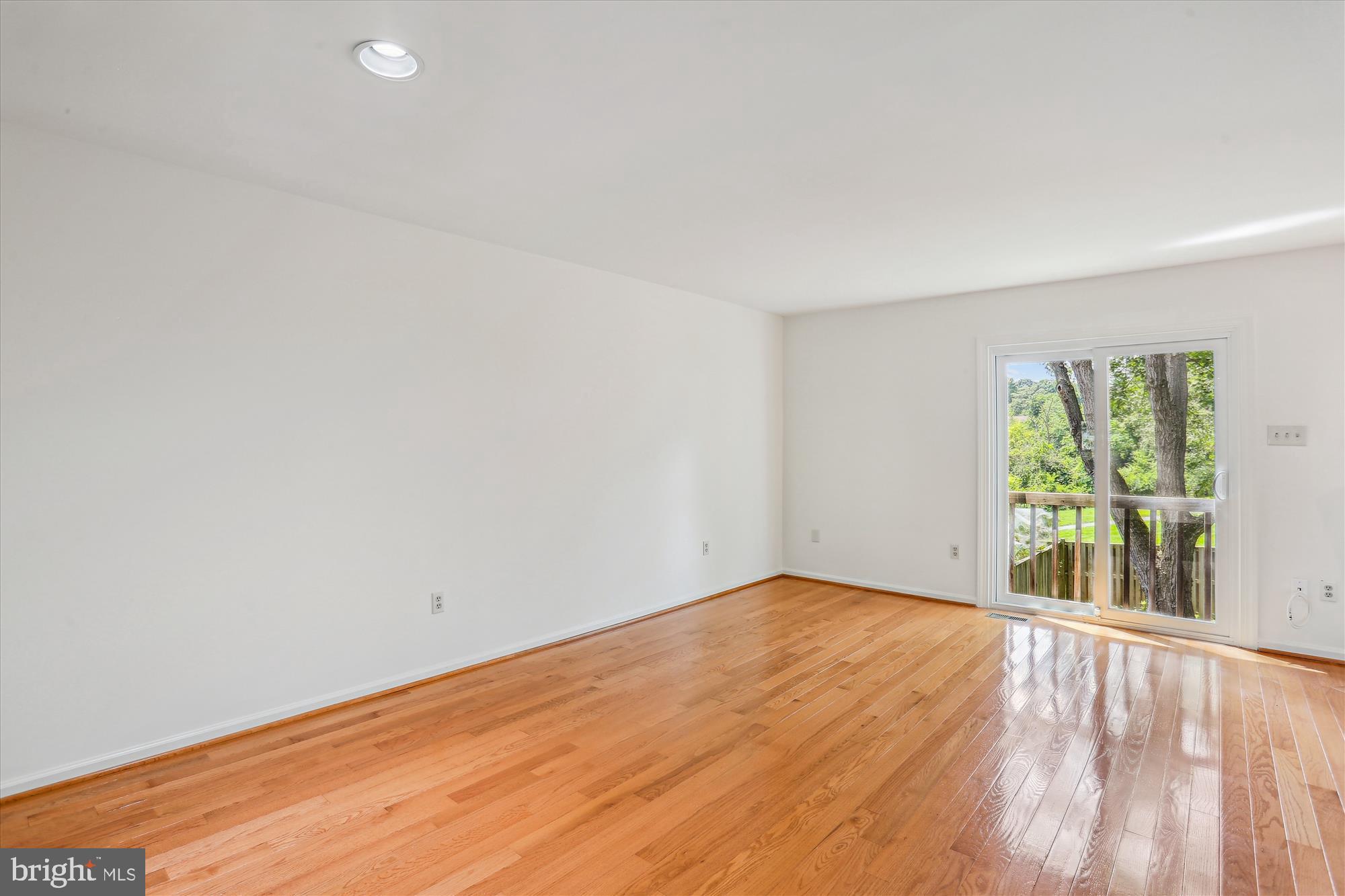 SILVER SPRING CNTRY CLUB - Residential