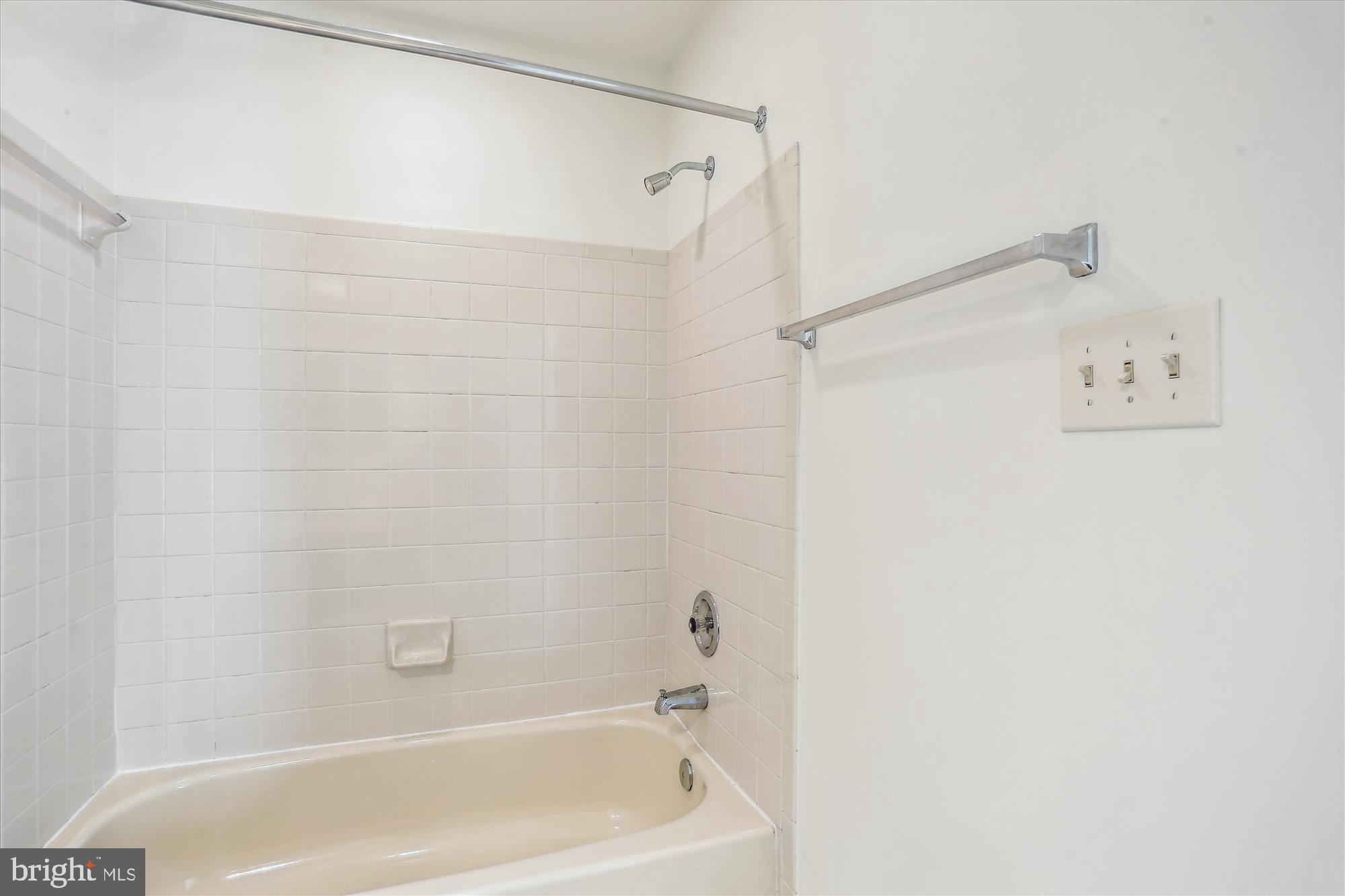 SILVER SPRING CNTRY CLUB - Residential