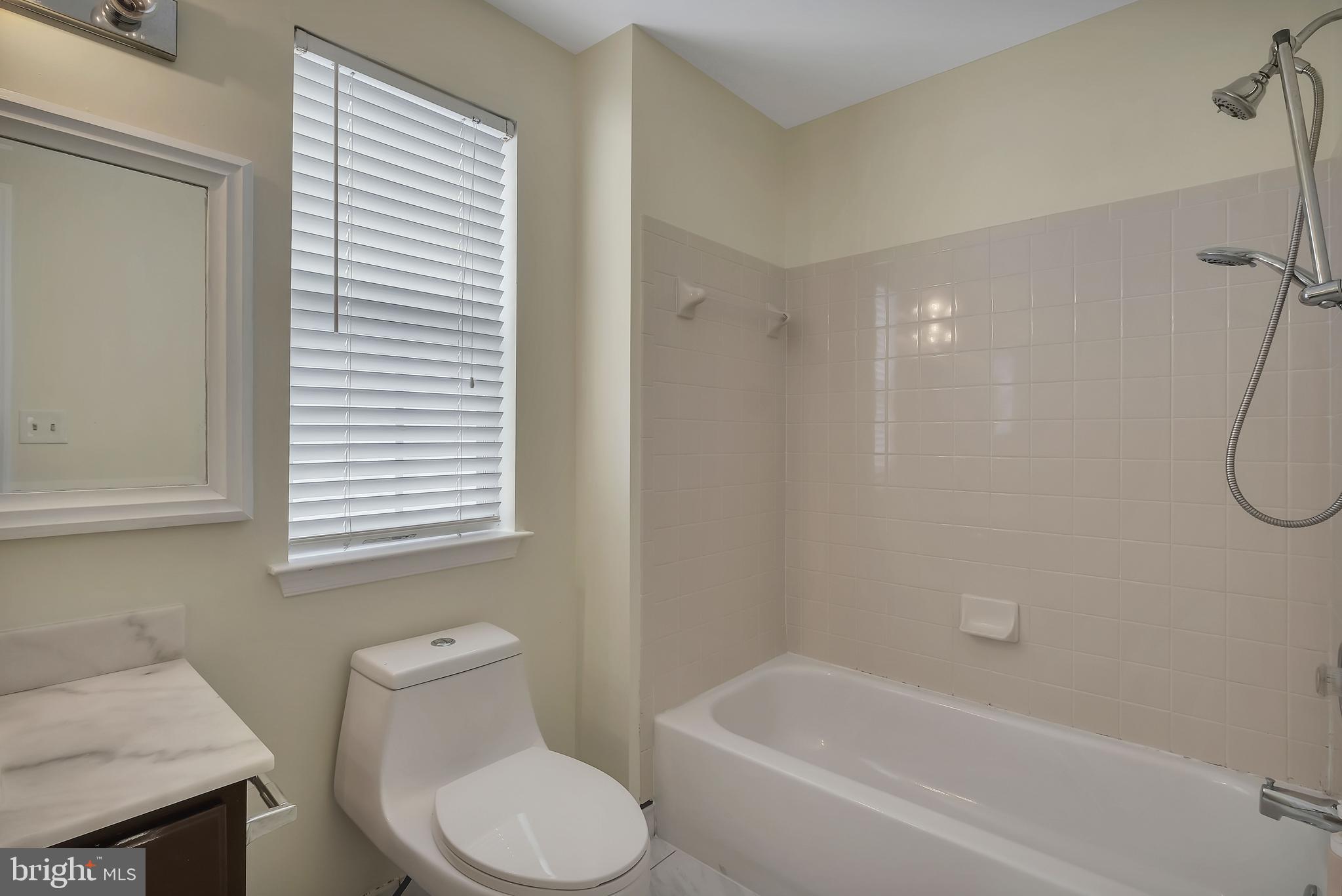 ASHBURN VILLAGE - Residential