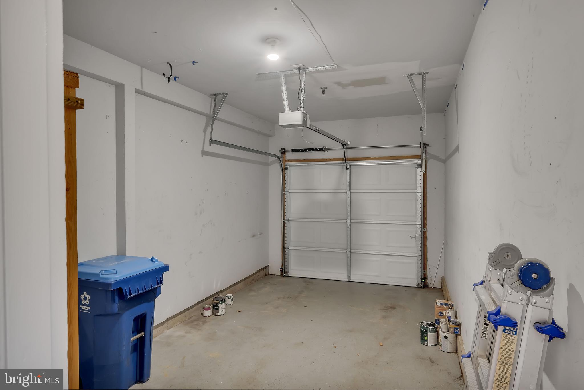 ASHBURN VILLAGE - Residential