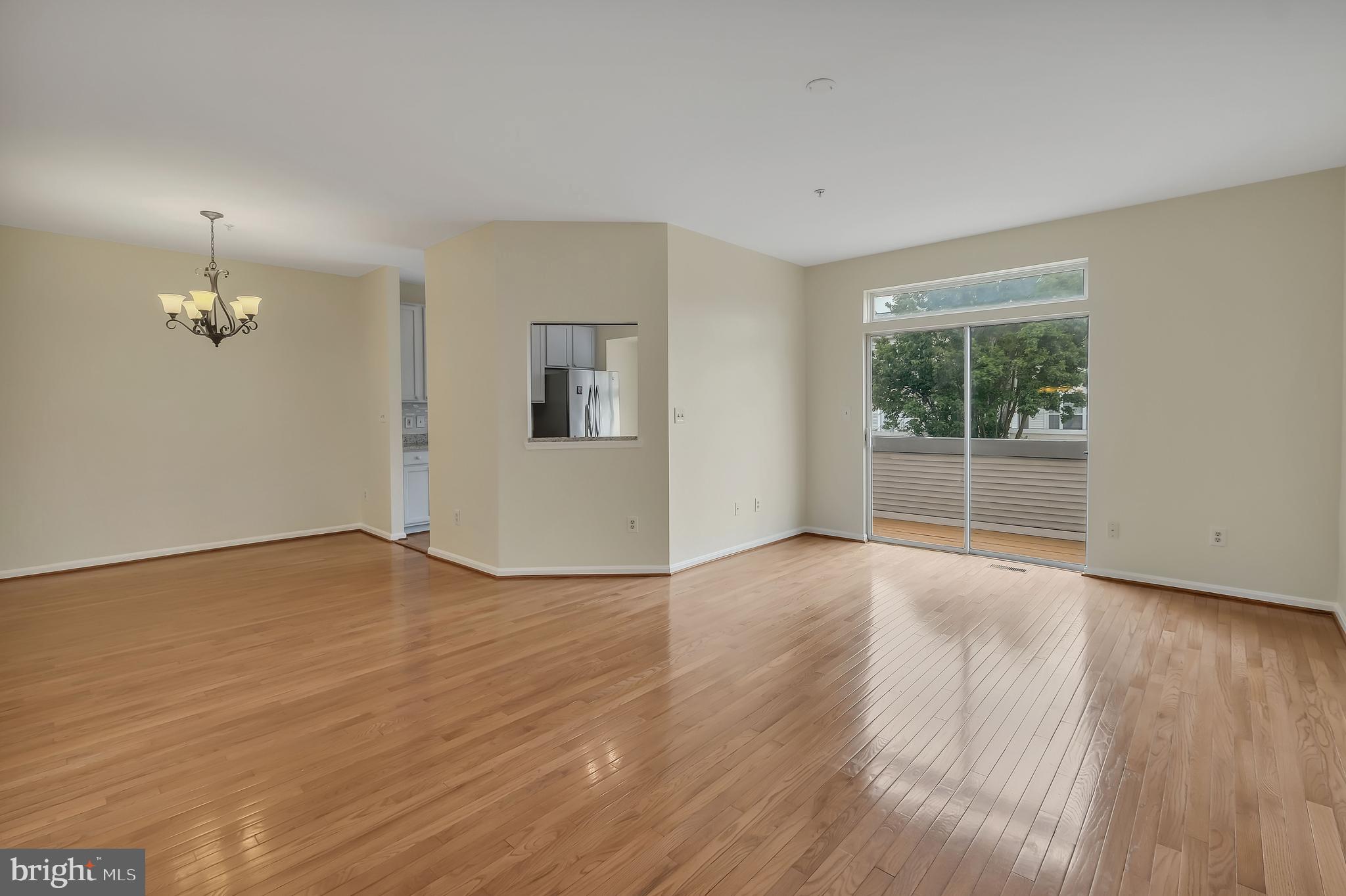 ASHBURN VILLAGE - Residential