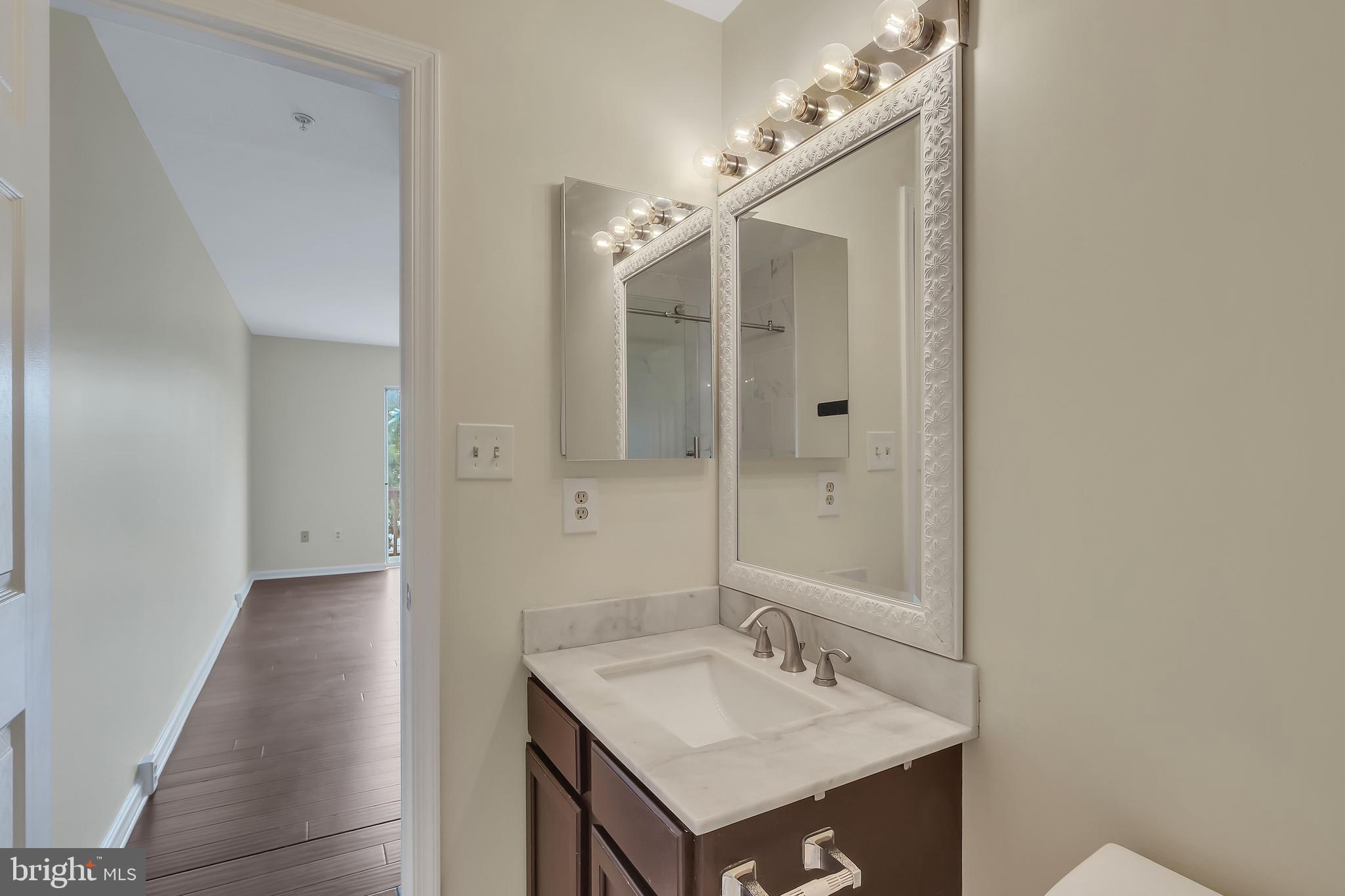 ASHBURN VILLAGE - Residential