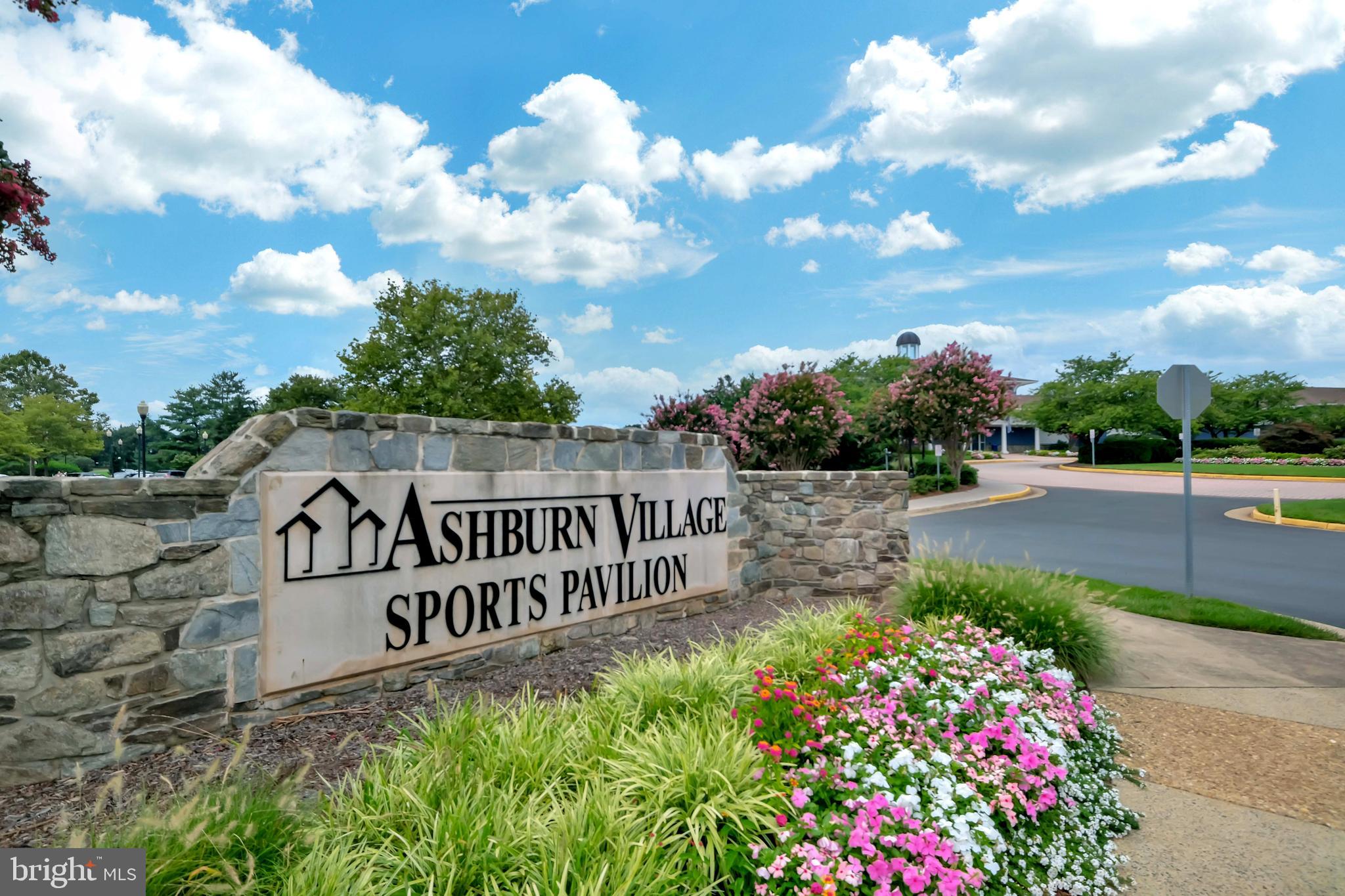 ASHBURN VILLAGE - Residential