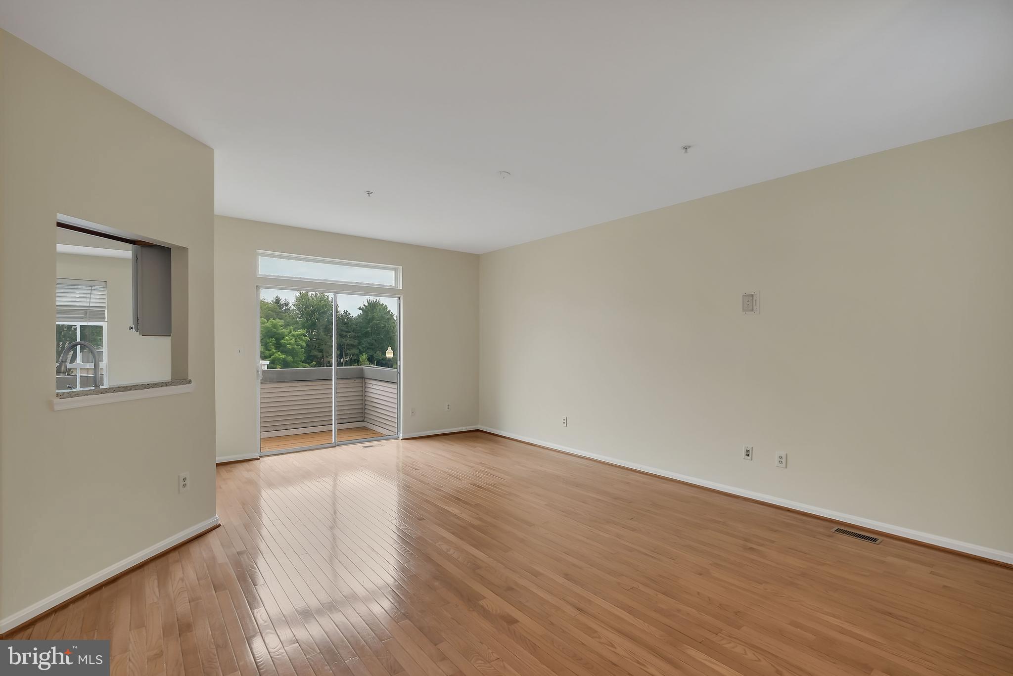 ASHBURN VILLAGE - Residential