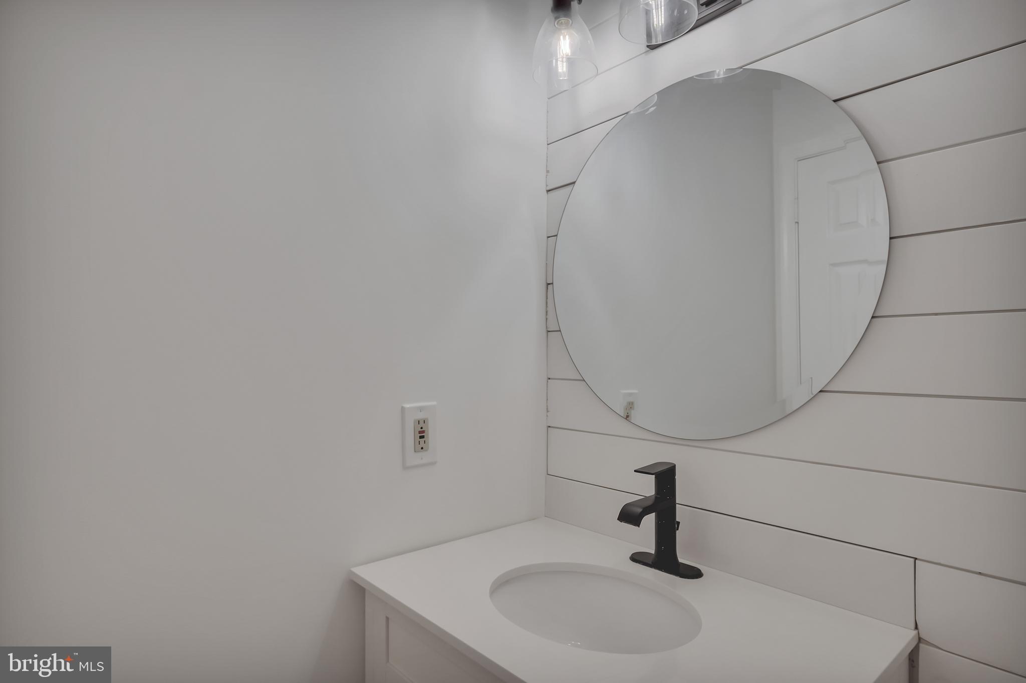 ASHBURN VILLAGE - Residential