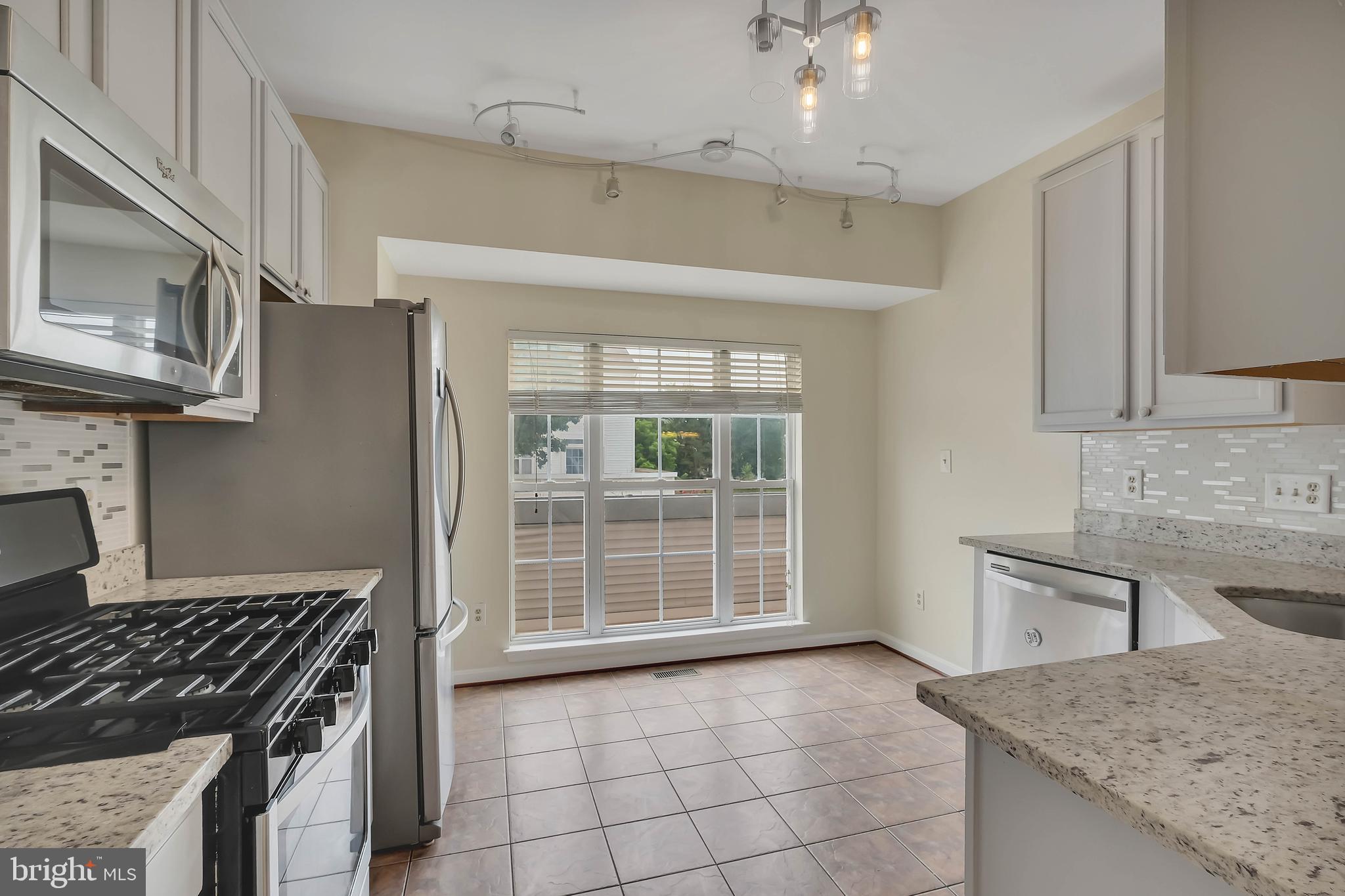 ASHBURN VILLAGE - Residential