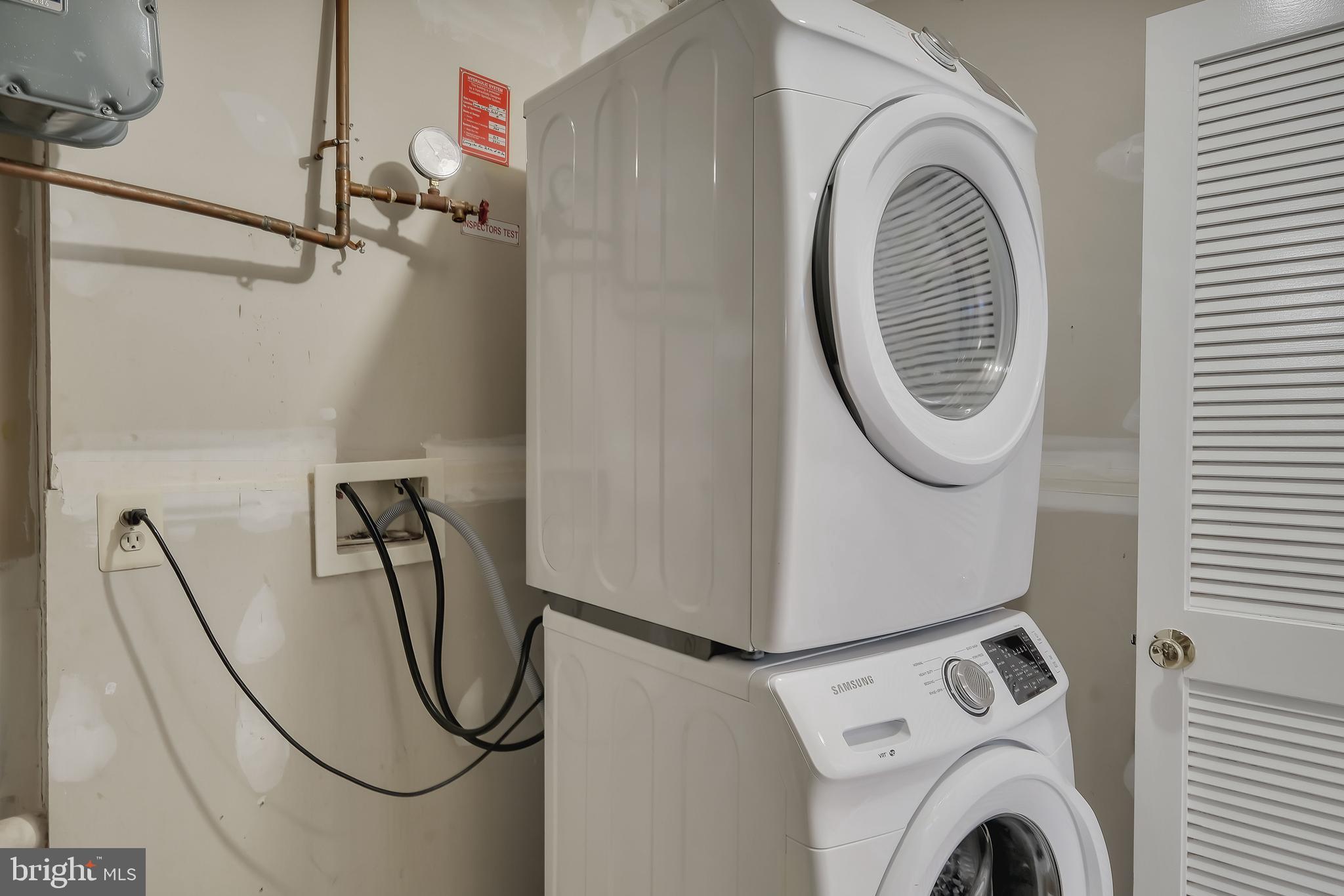 ASHBURN VILLAGE - Residential