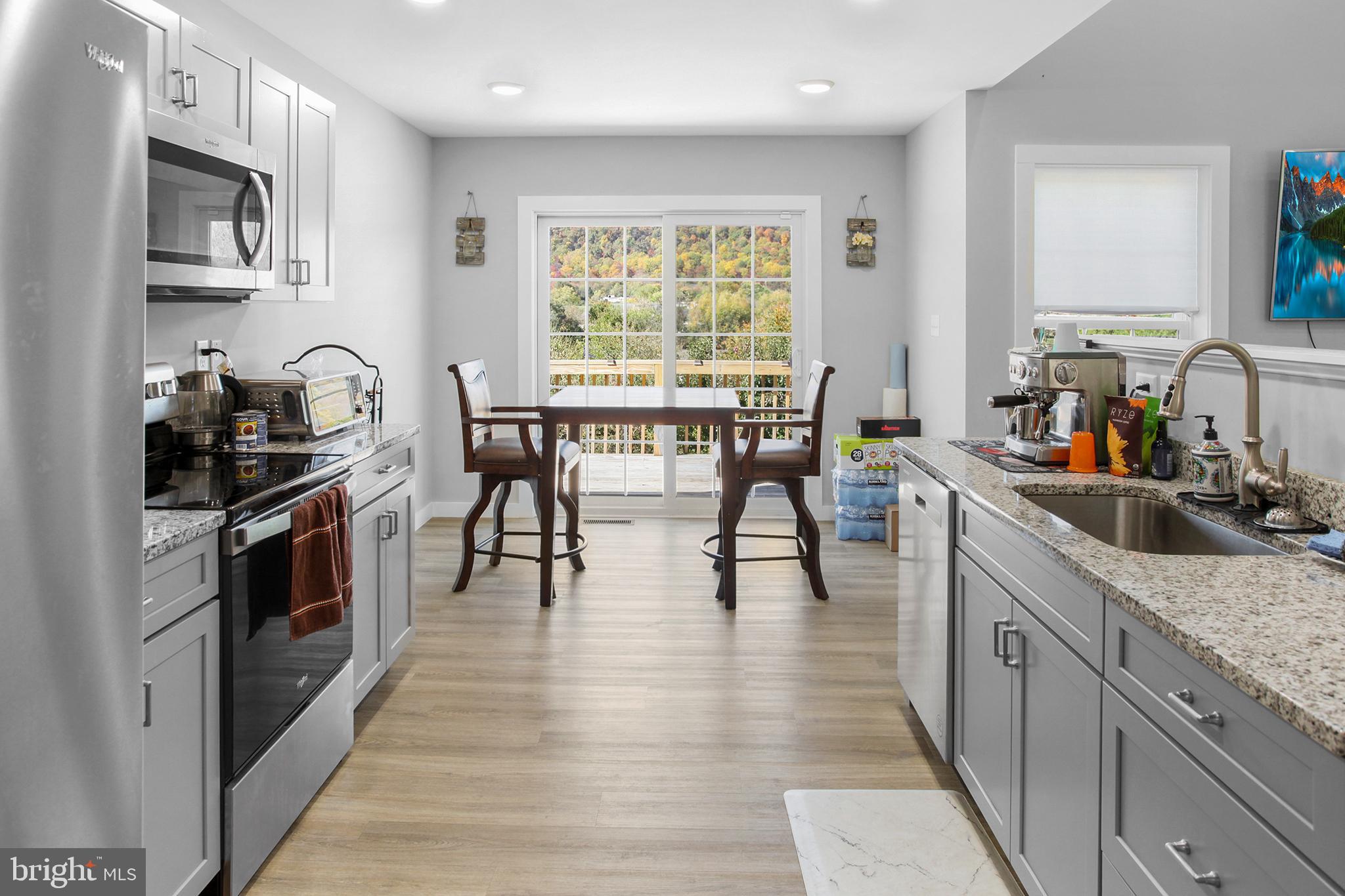 PEBBLE RIDGE - Residential