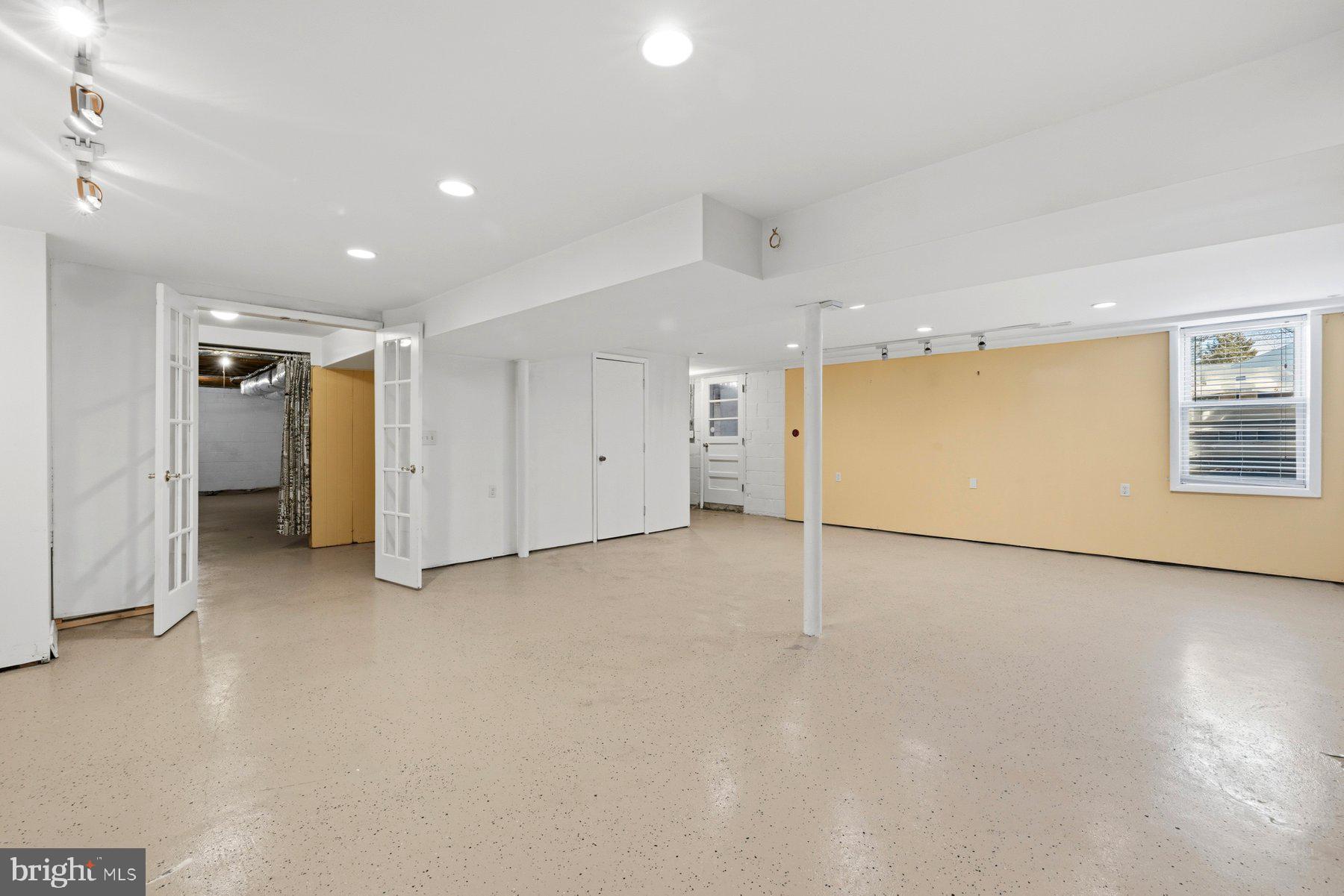 WILTON FARM ACRES - Residential