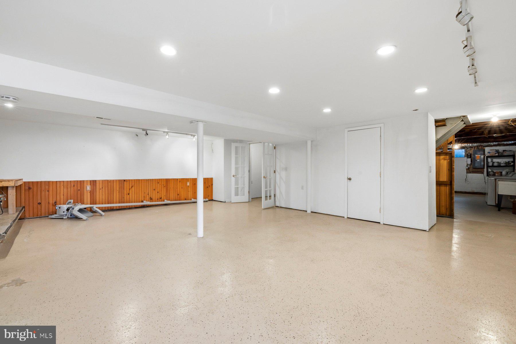 WILTON FARM ACRES - Residential