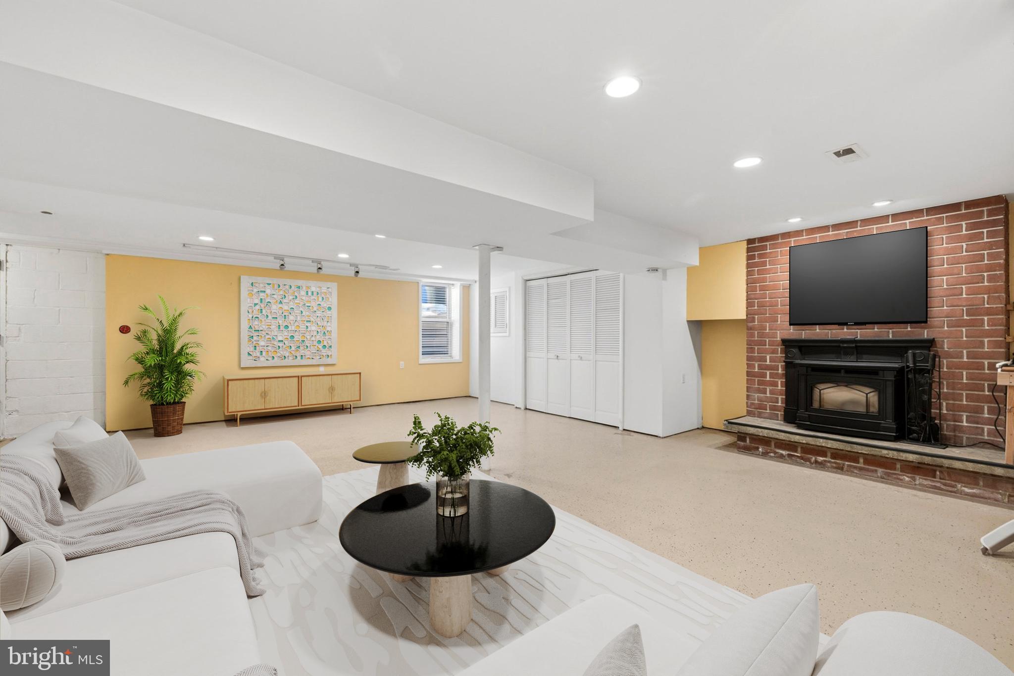 WILTON FARM ACRES - Residential