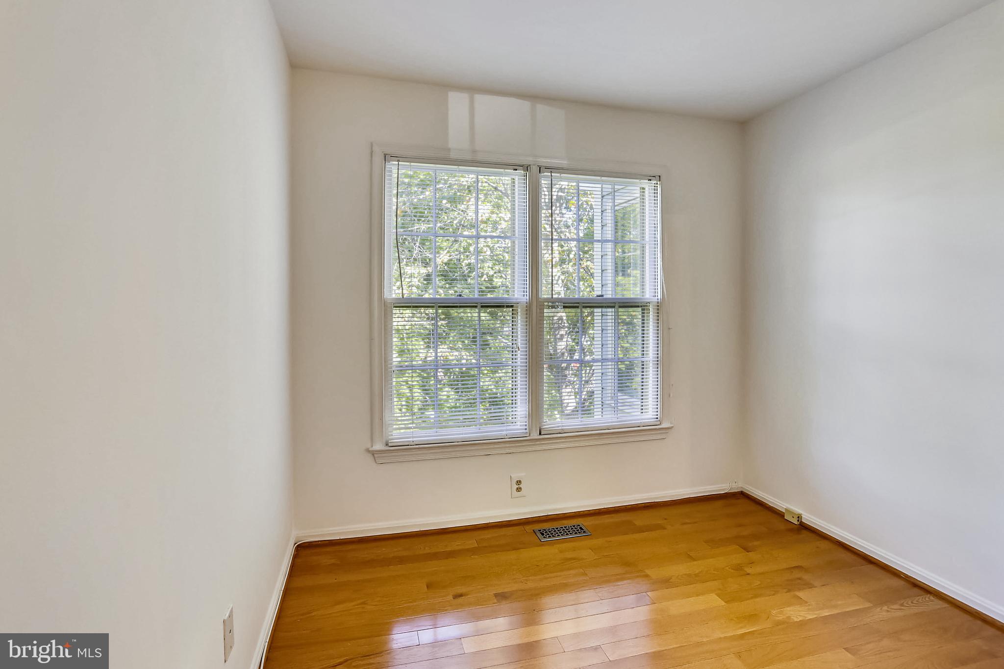 BELLE HAVEN ON THE GREEN - Residential Lease