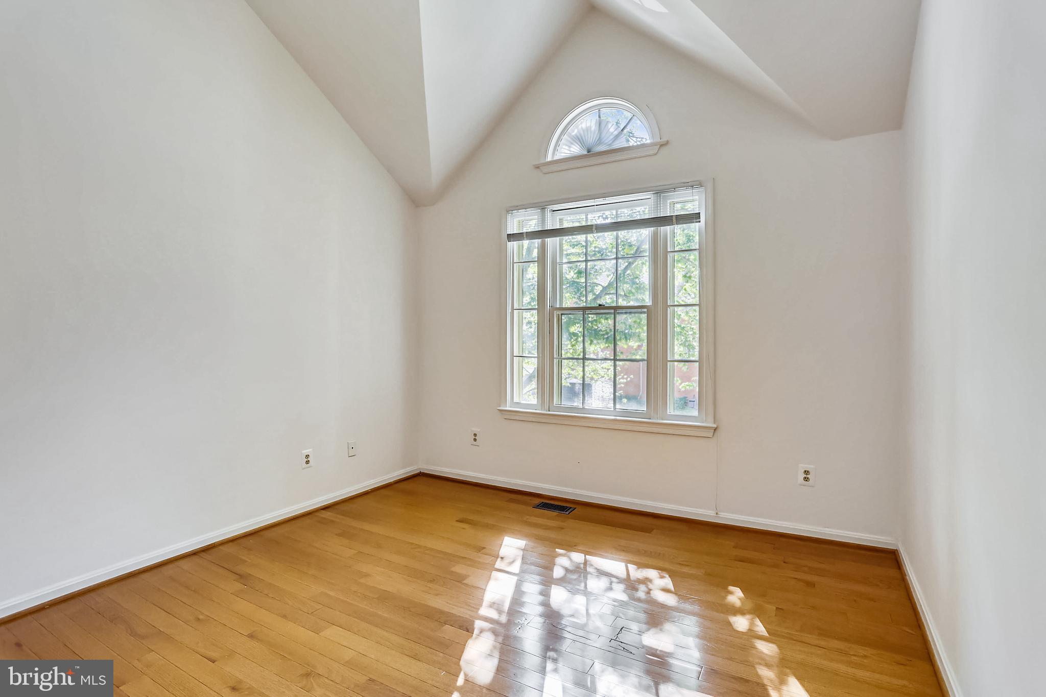 BELLE HAVEN ON THE GREEN - Residential Lease