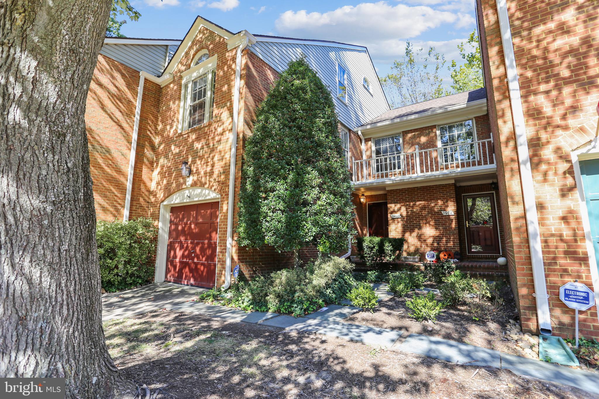 BELLE HAVEN ON THE GREEN - Residential Lease