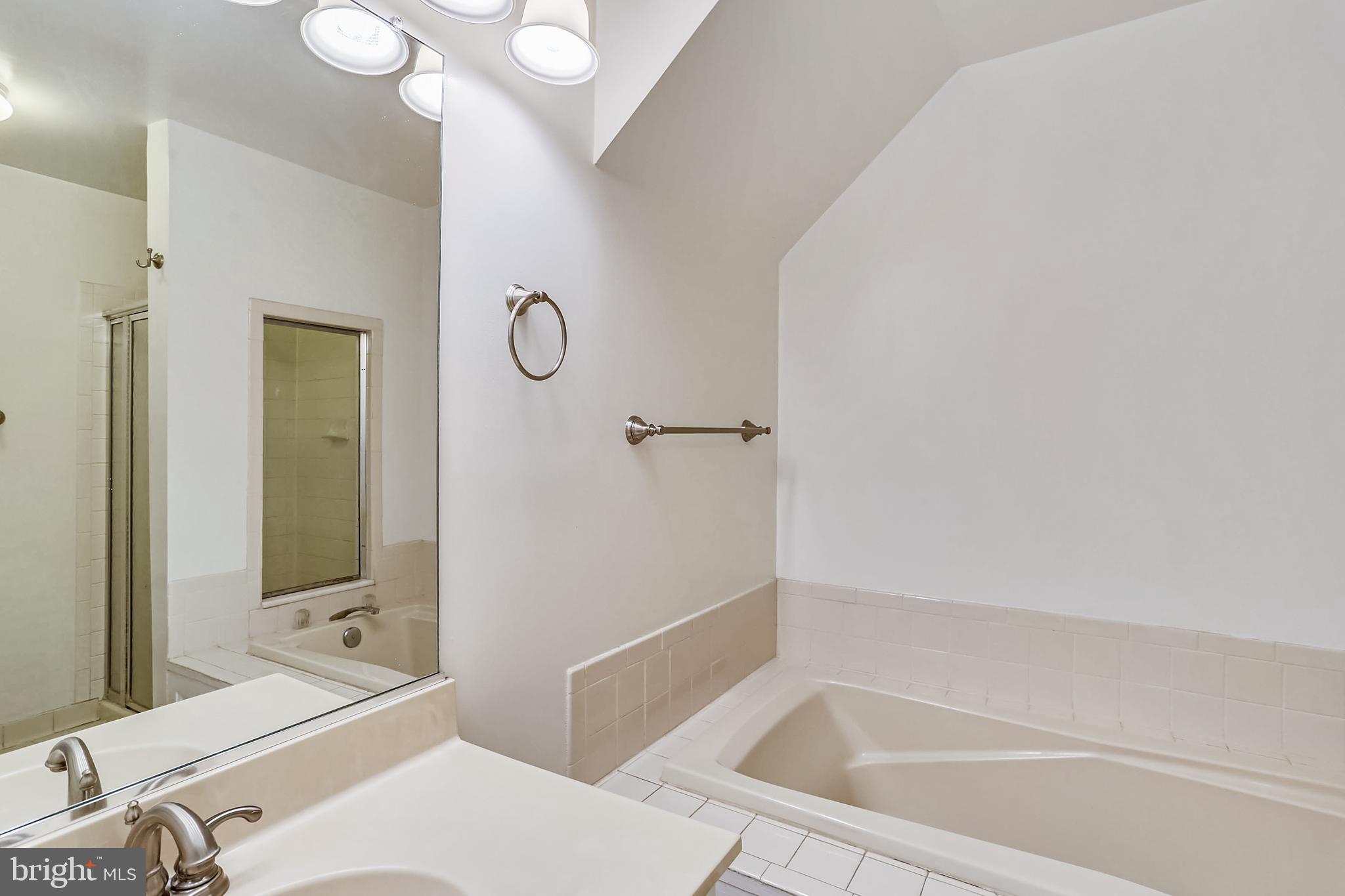 BELLE HAVEN ON THE GREEN - Residential Lease