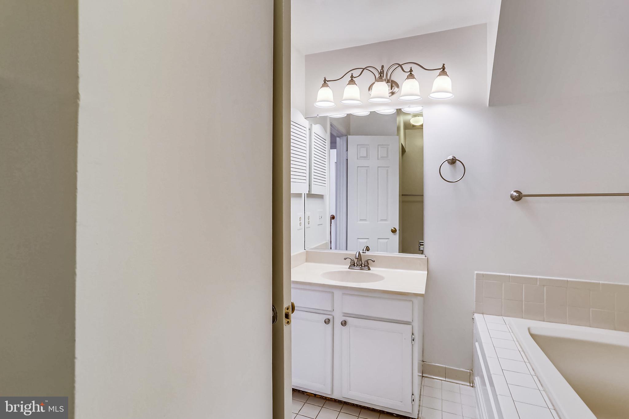 BELLE HAVEN ON THE GREEN - Residential Lease