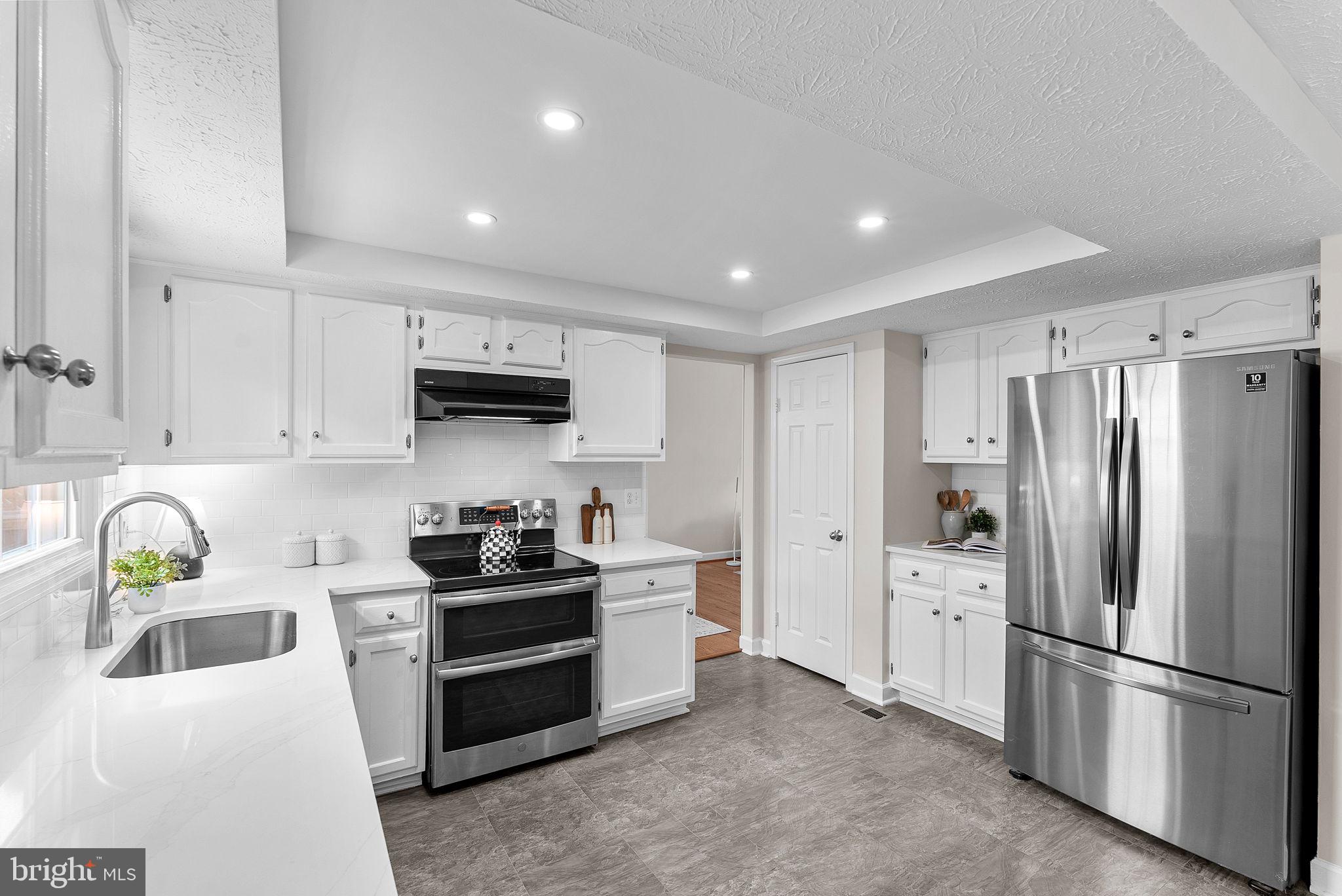 LONGWOOD KNOLLS - Residential