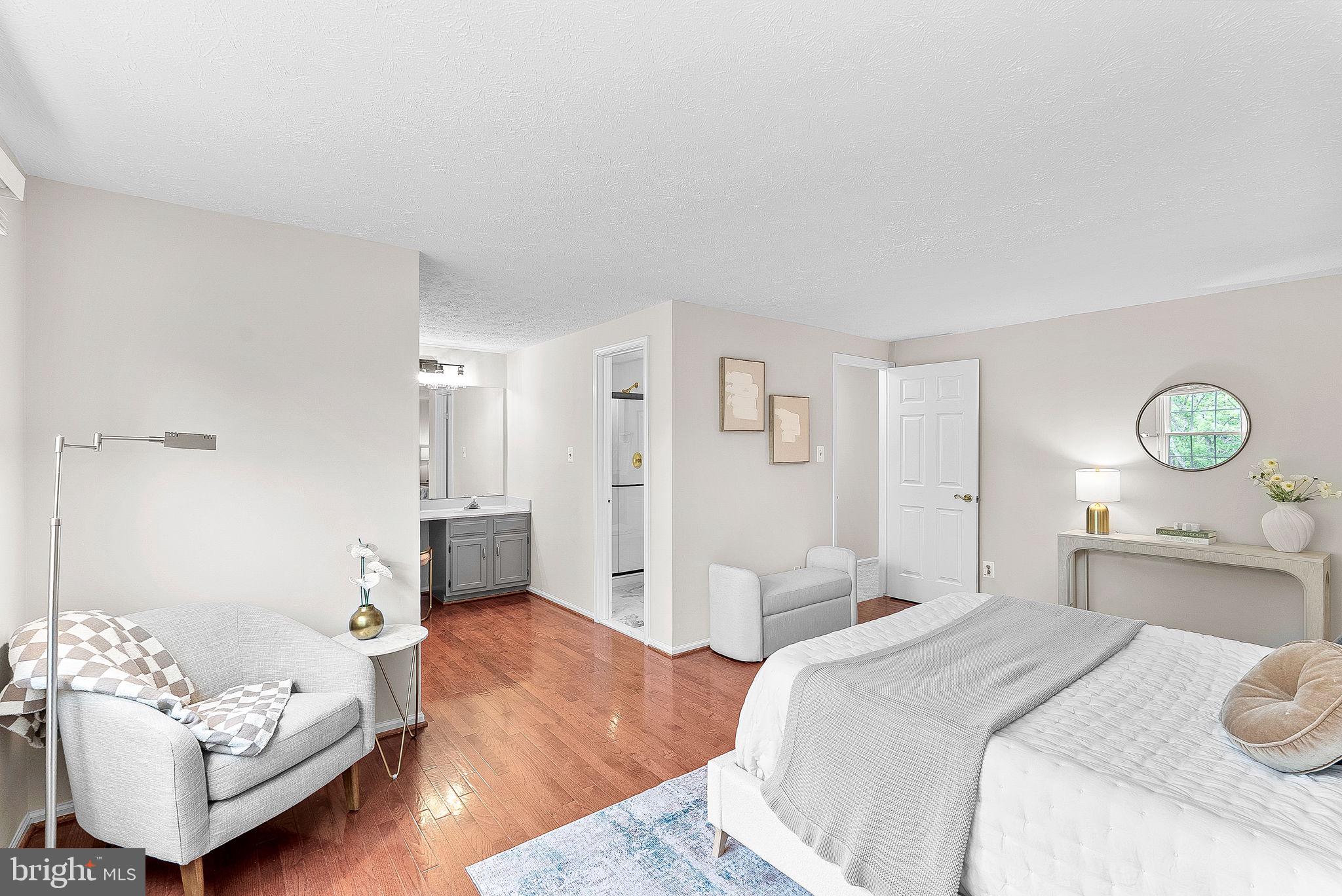 LONGWOOD KNOLLS - Residential