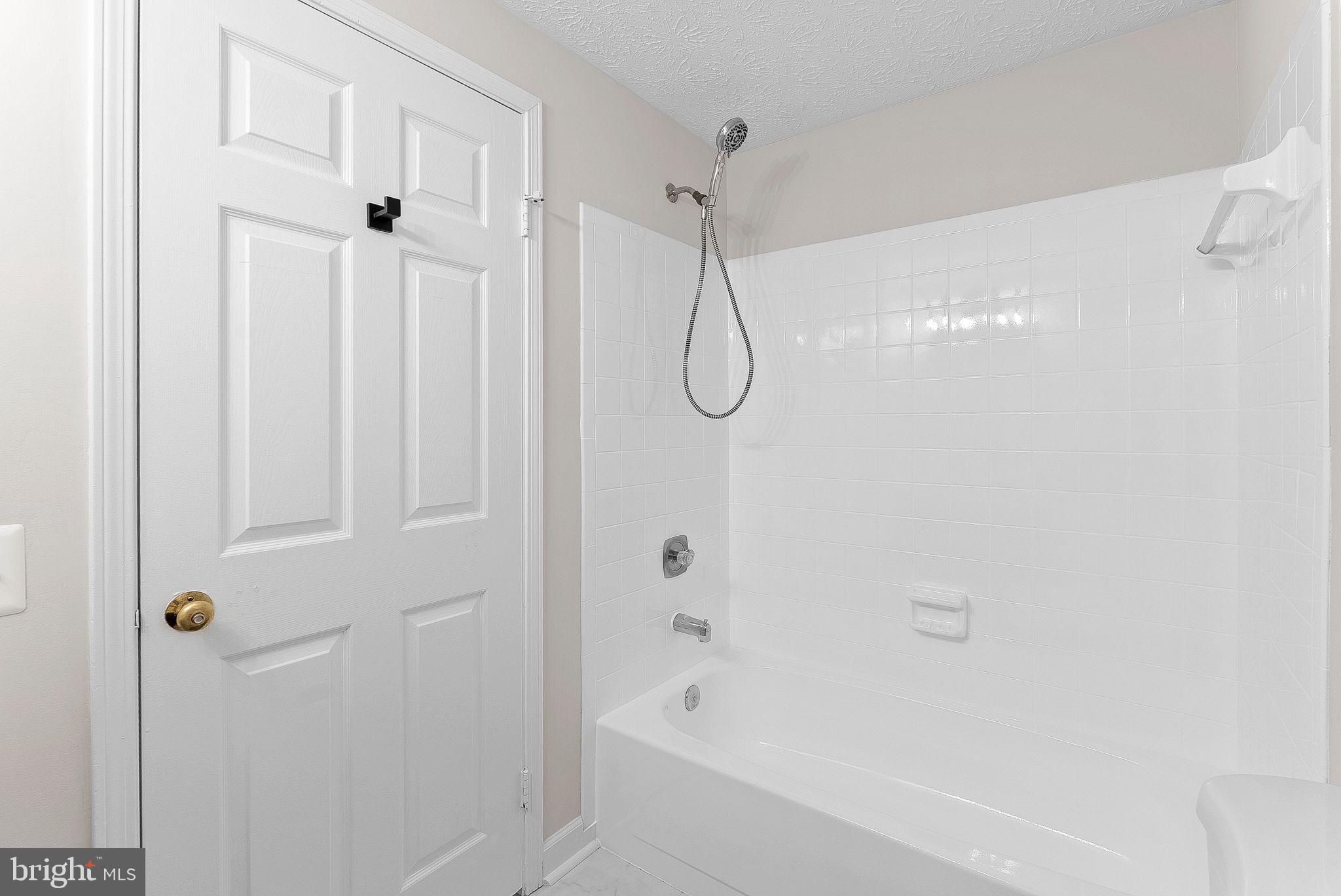 LONGWOOD KNOLLS - Residential