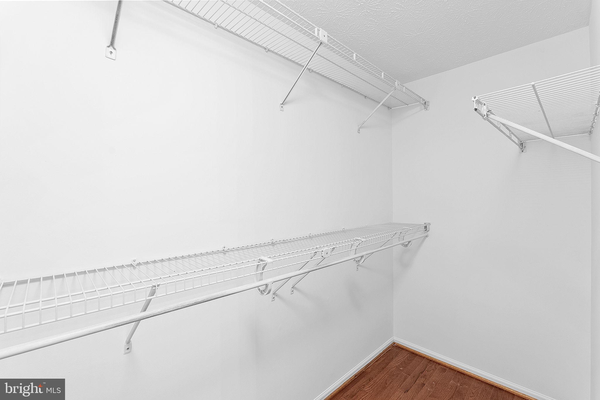 LONGWOOD KNOLLS - Residential