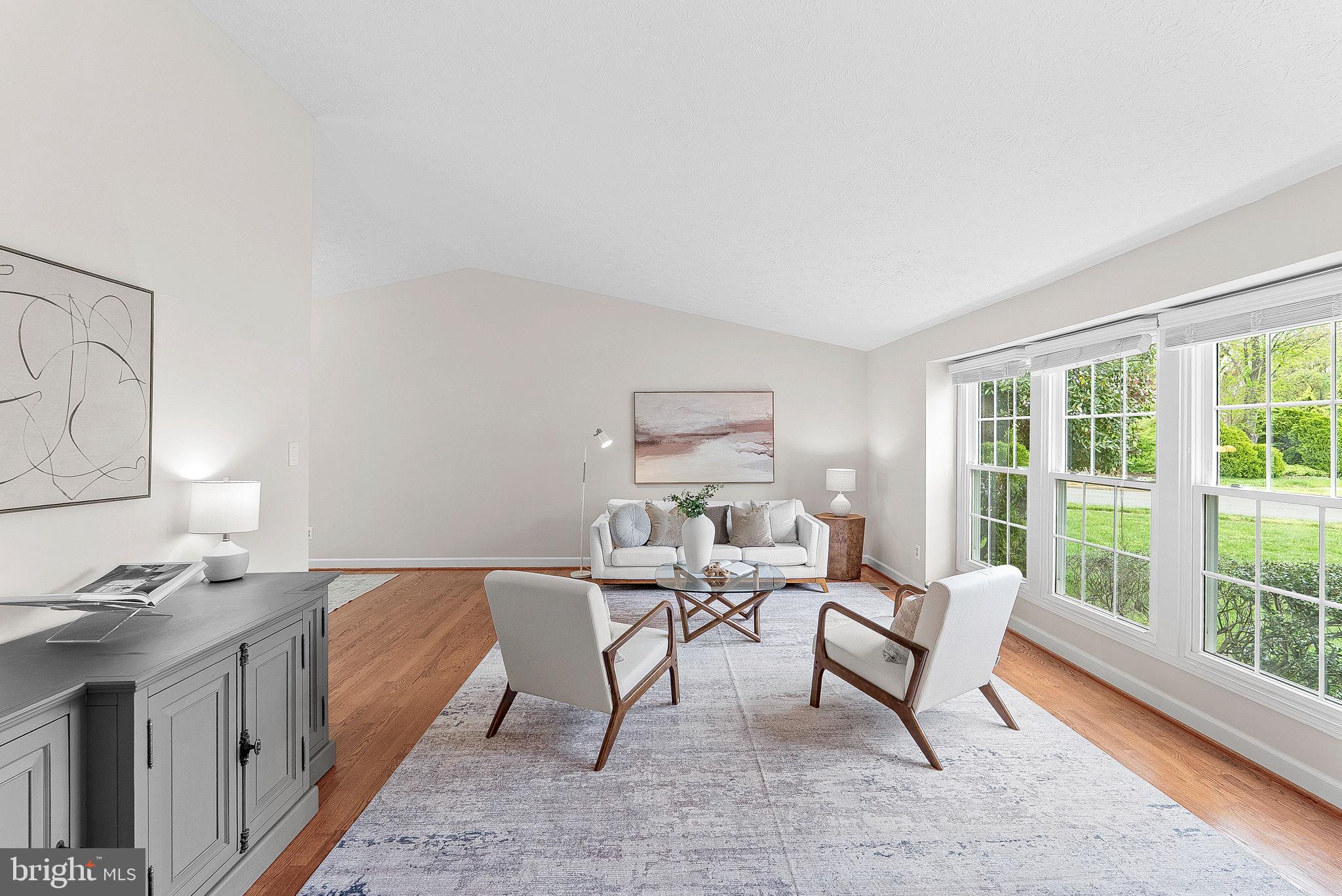 LONGWOOD KNOLLS - Residential