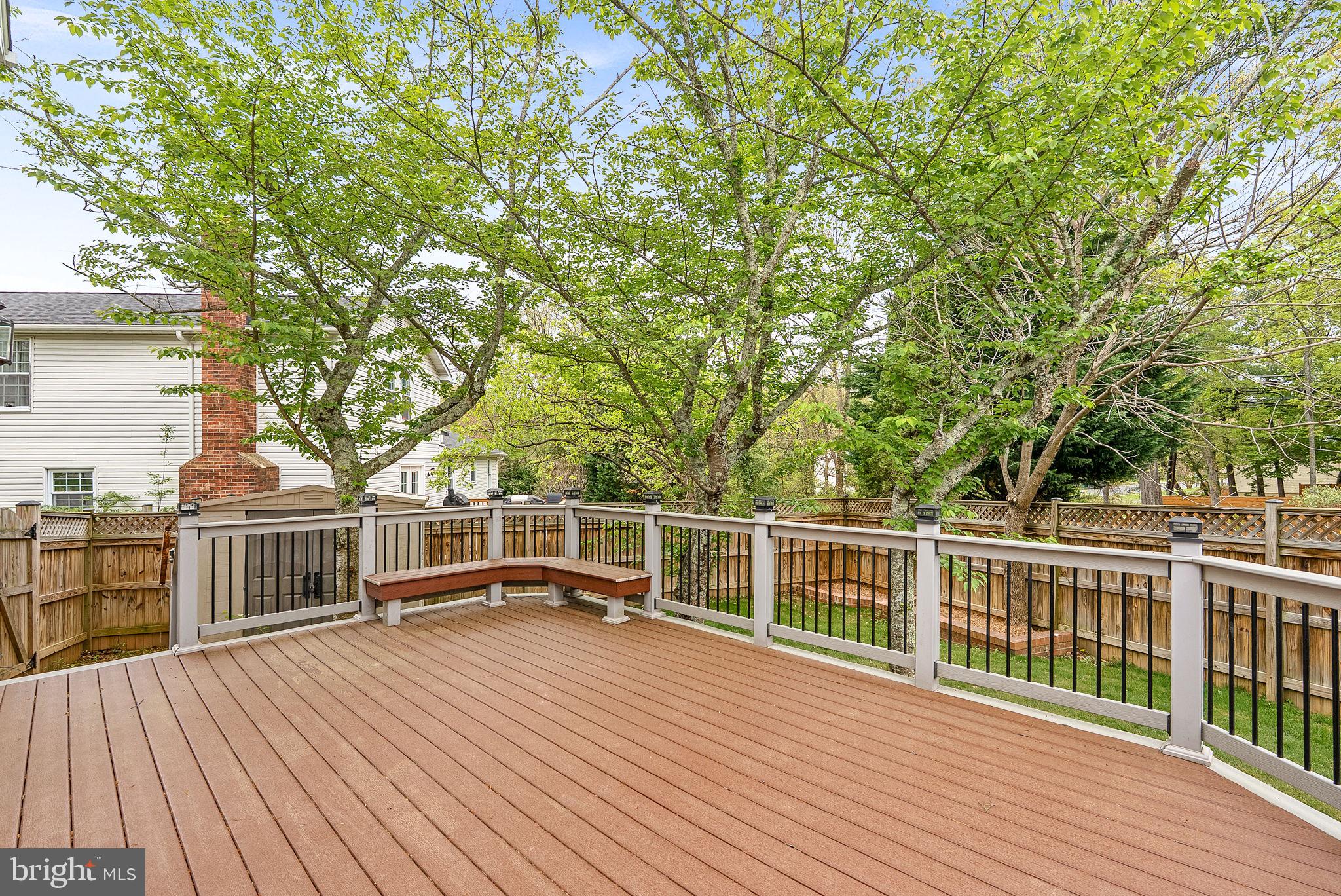 LONGWOOD KNOLLS - Residential