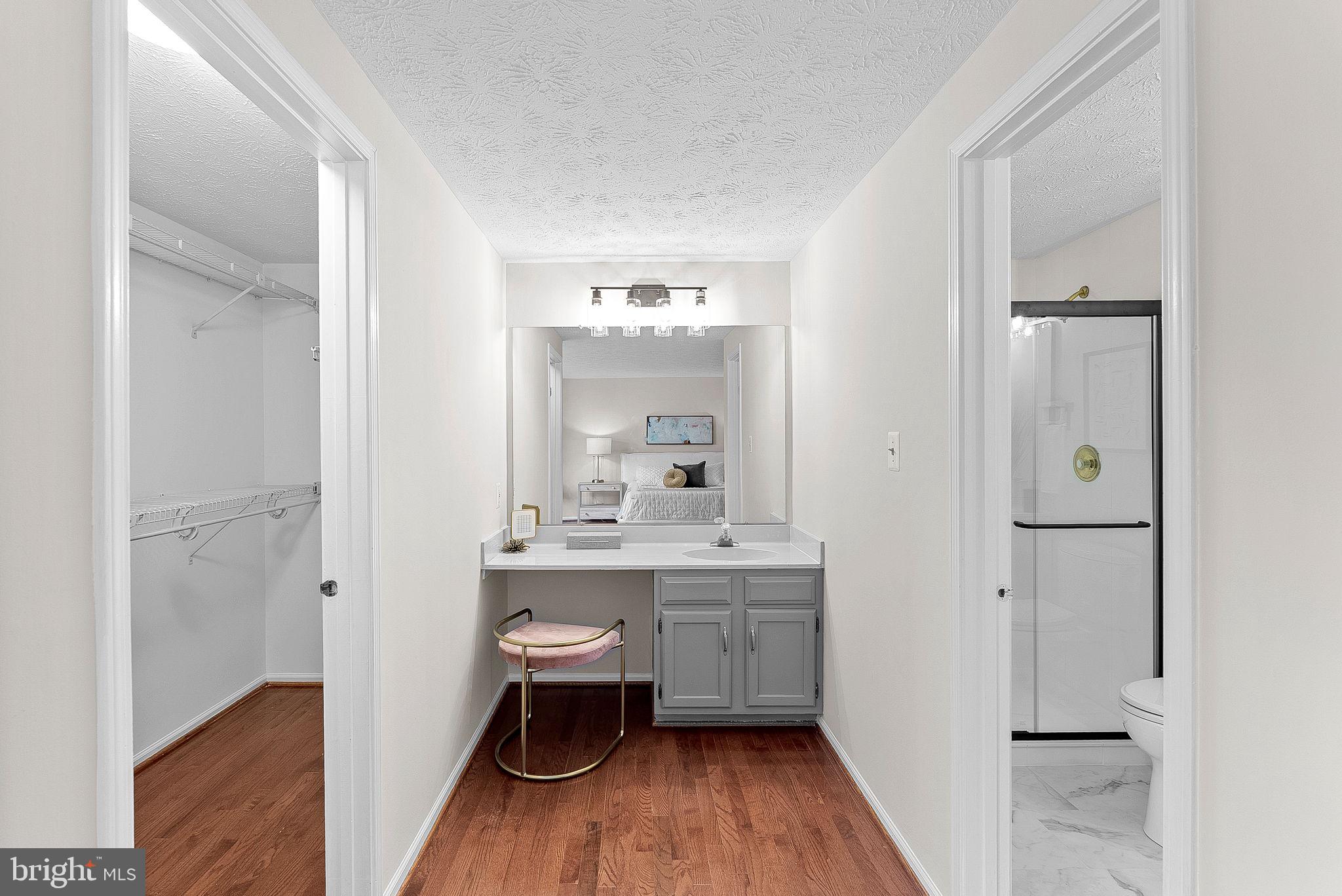 LONGWOOD KNOLLS - Residential