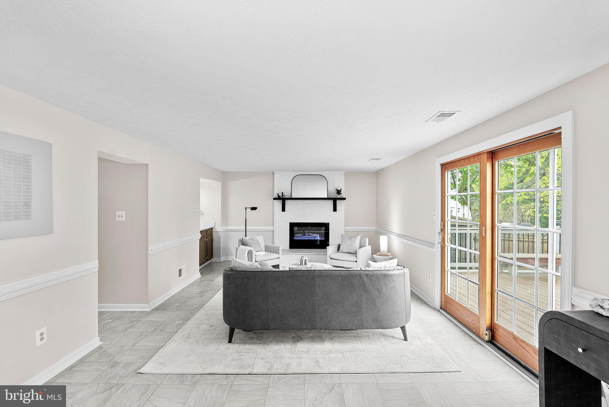 LONGWOOD KNOLLS - Residential