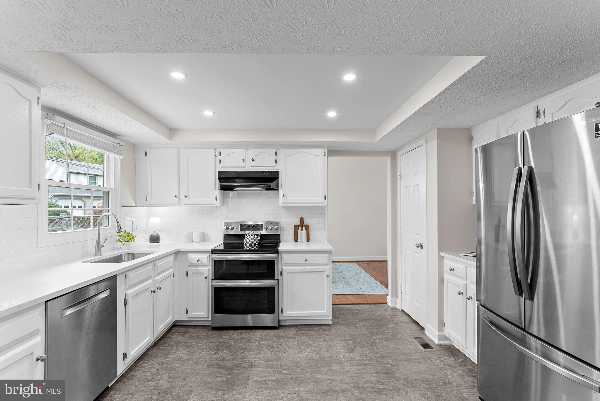 LONGWOOD KNOLLS - Residential