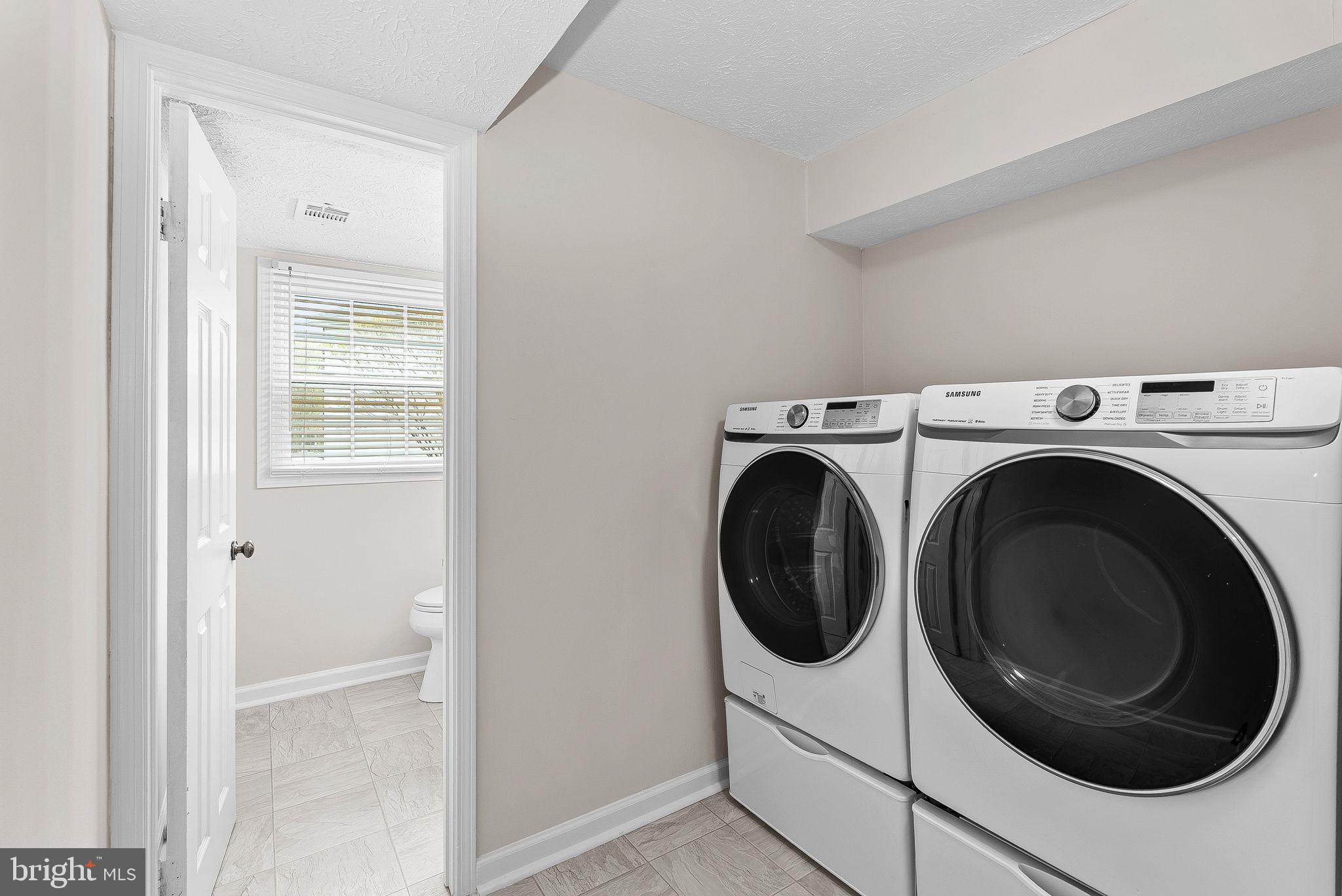 LONGWOOD KNOLLS - Residential