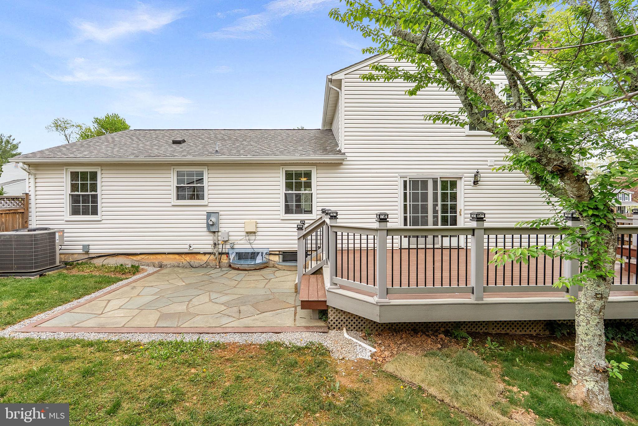 LONGWOOD KNOLLS - Residential