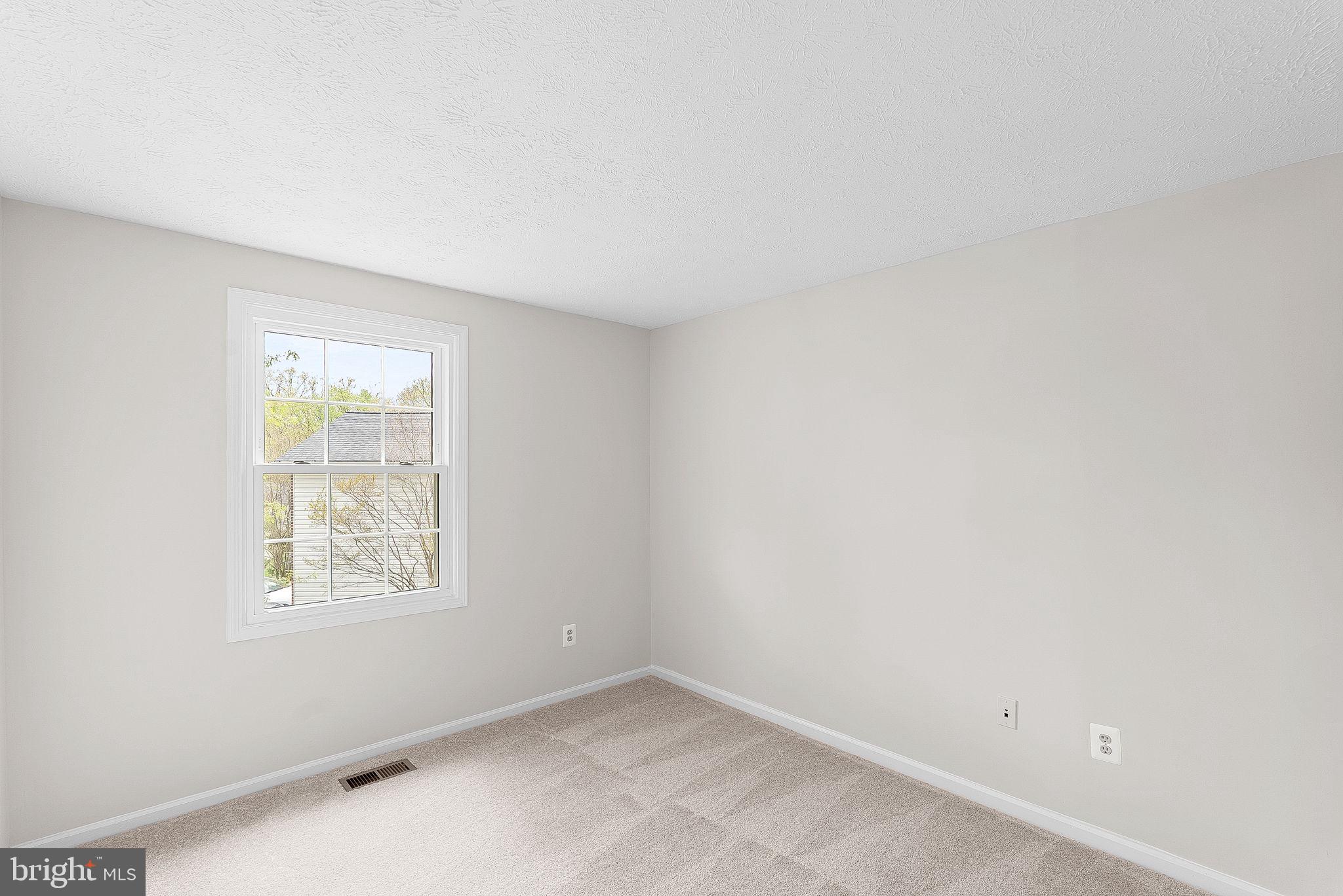 LONGWOOD KNOLLS - Residential