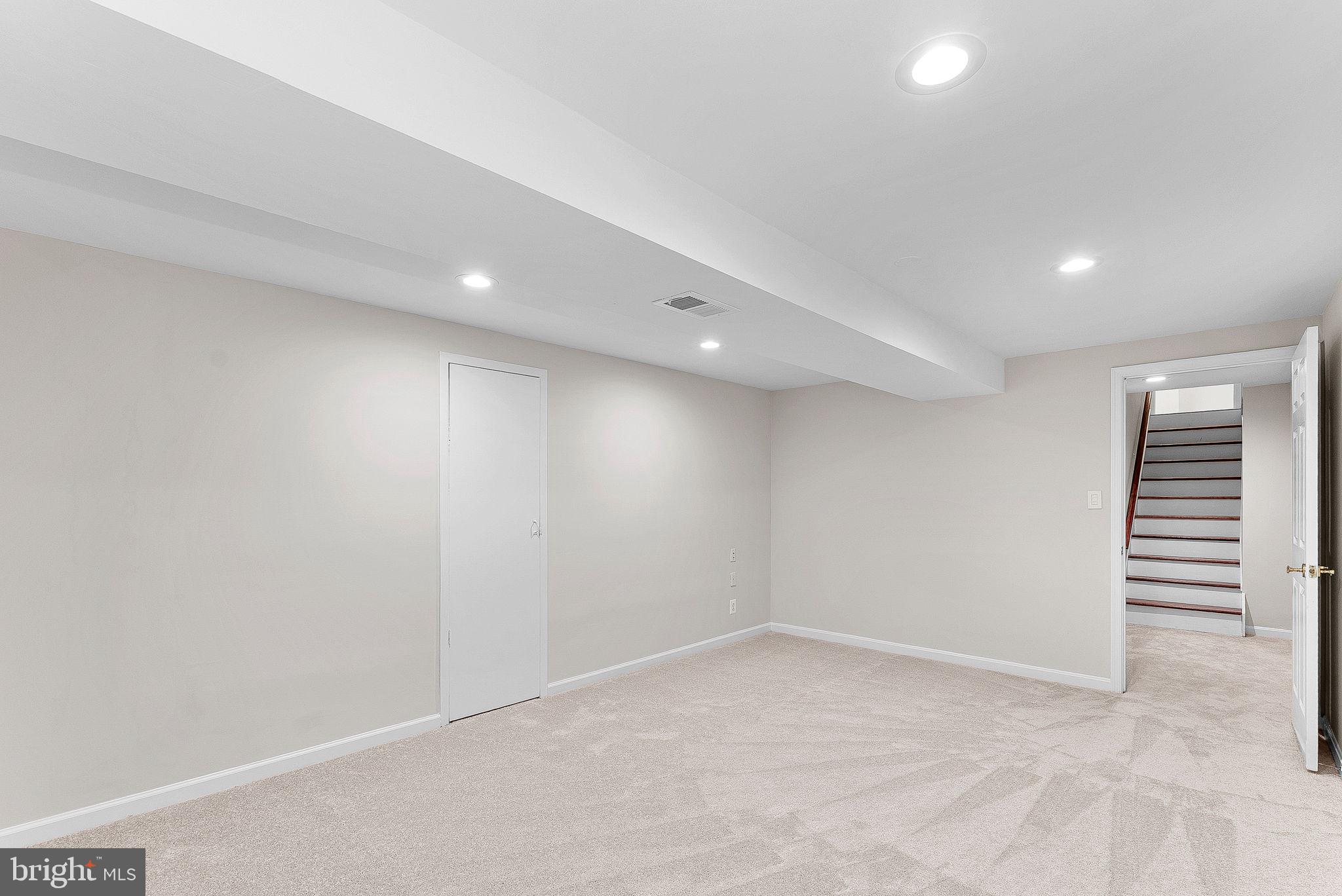 LONGWOOD KNOLLS - Residential