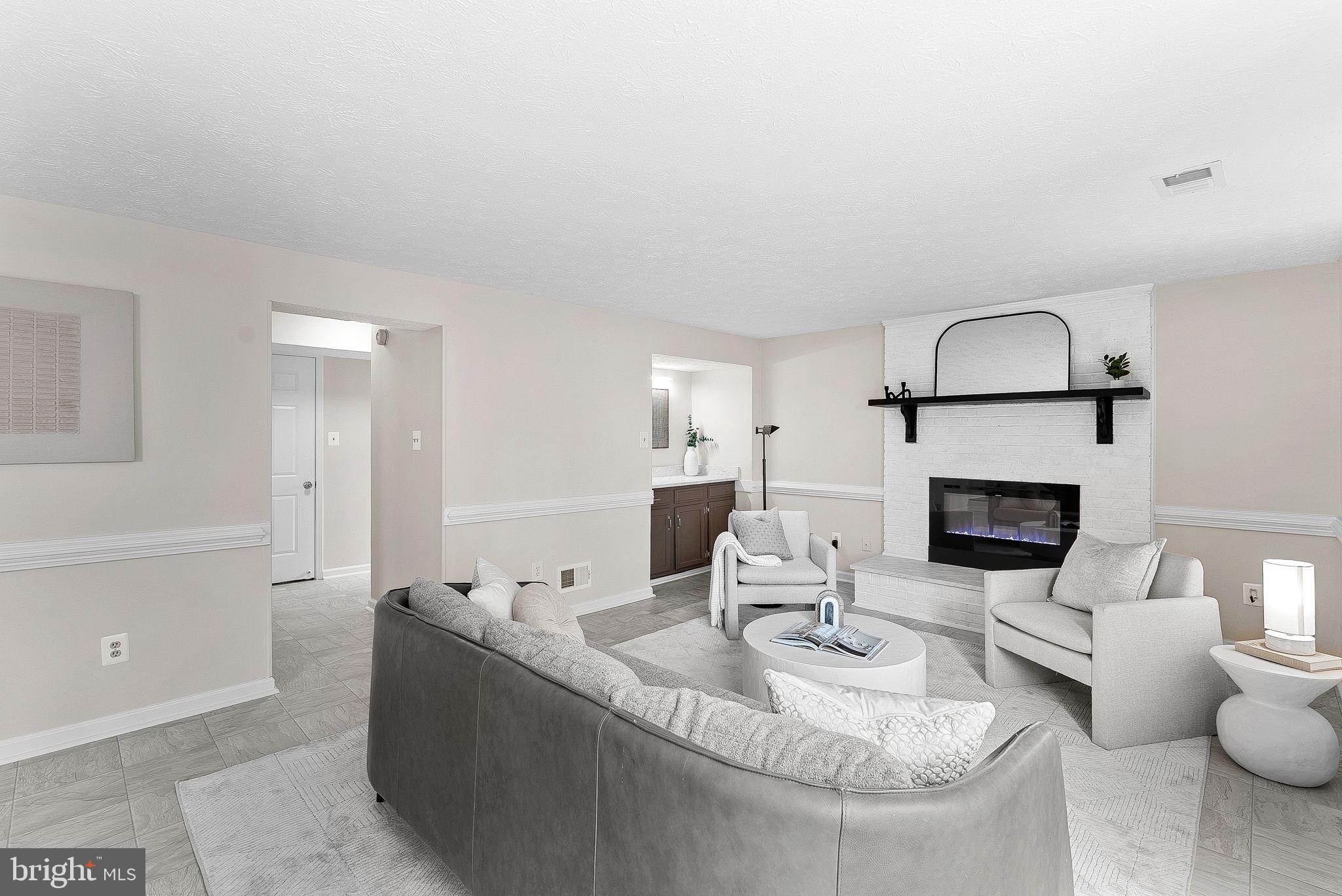 LONGWOOD KNOLLS - Residential