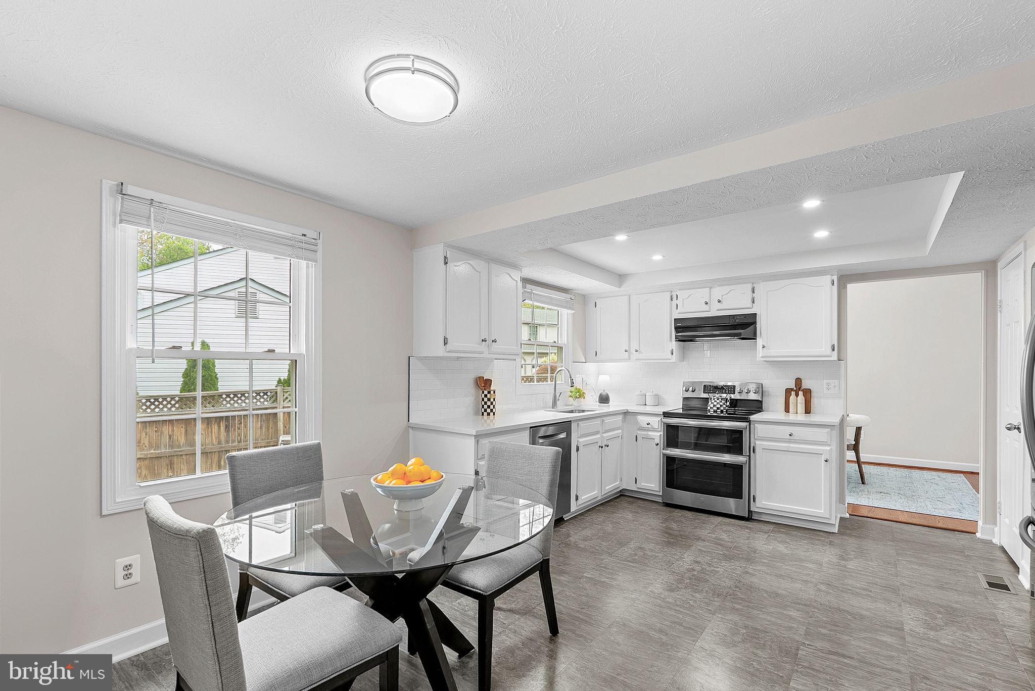 LONGWOOD KNOLLS - Residential