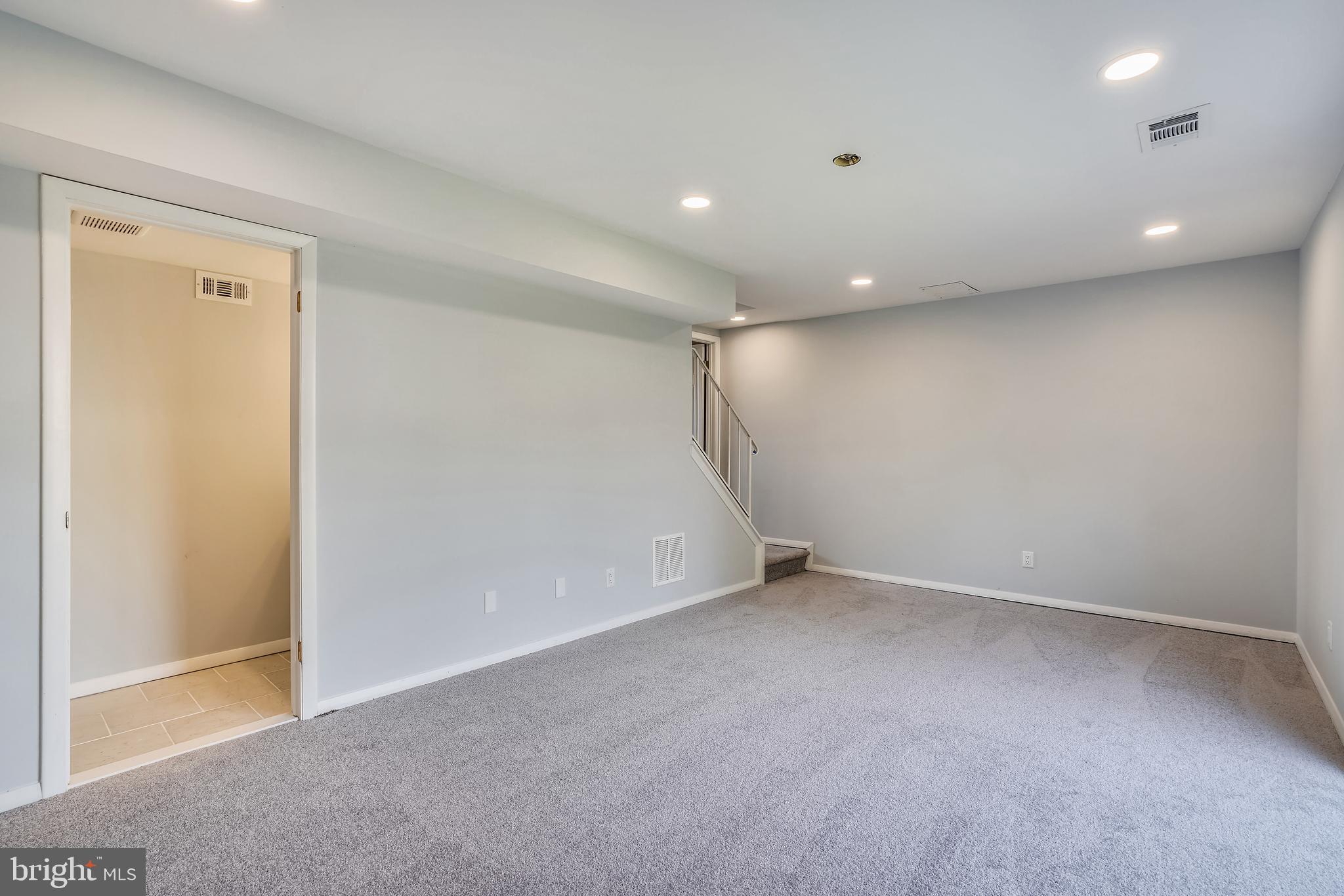 ELIZABETHS LANDING - Residential