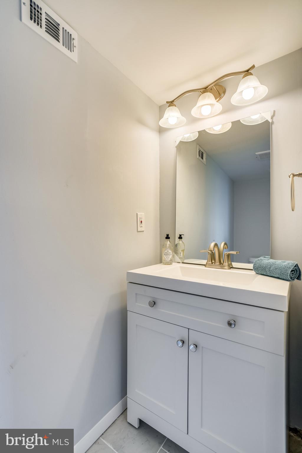 ELIZABETHS LANDING - Residential