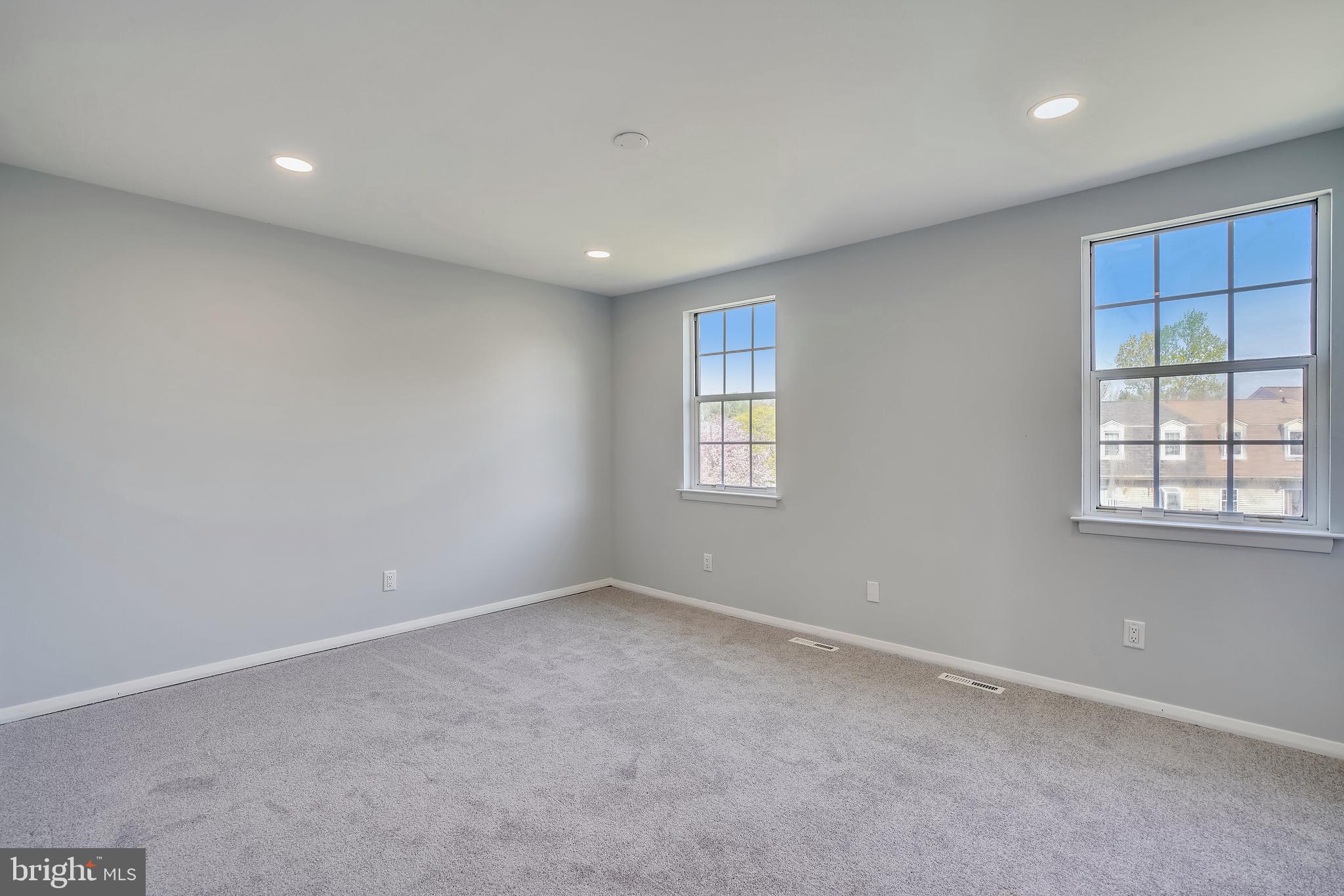 ELIZABETHS LANDING - Residential