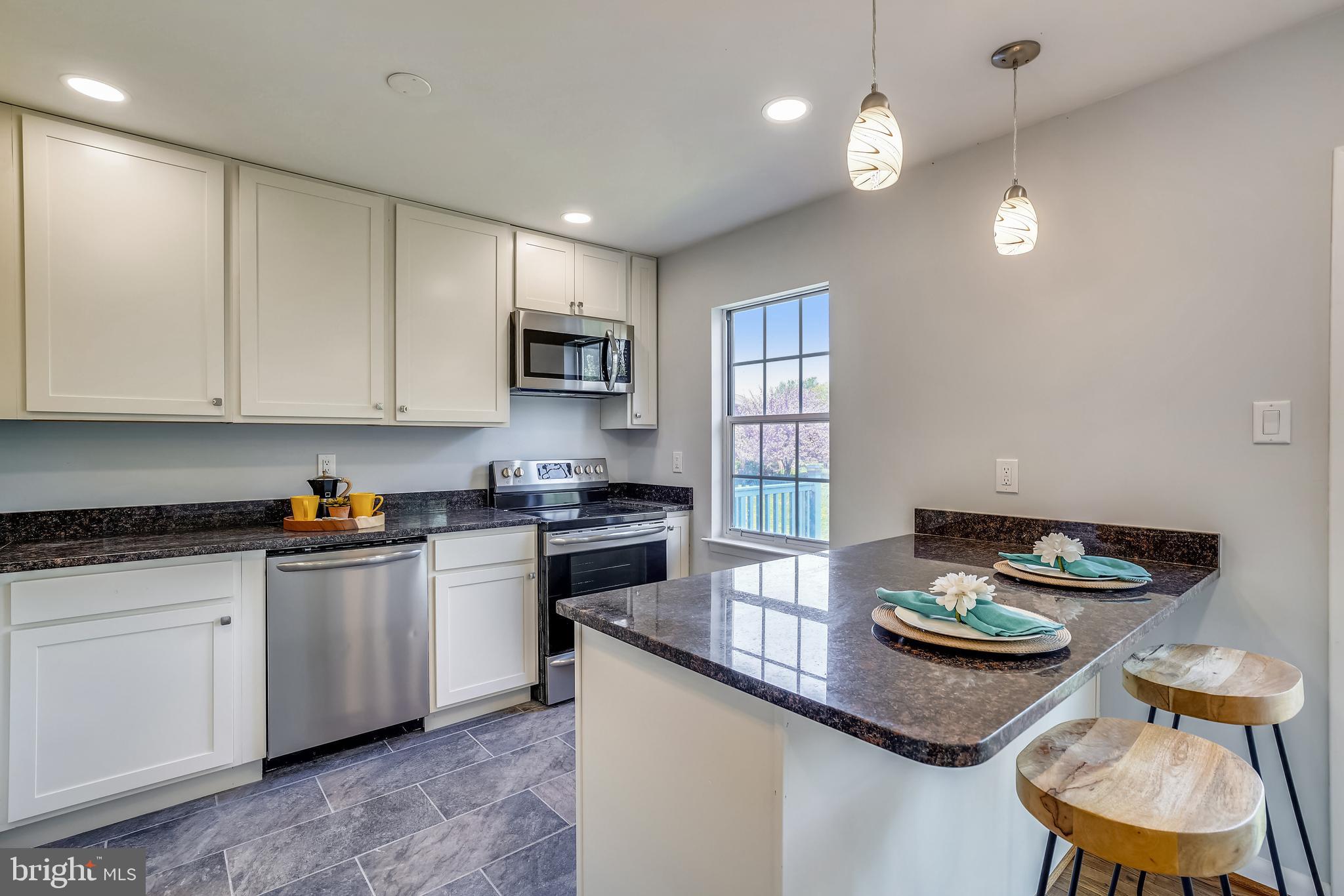 ELIZABETHS LANDING - Residential