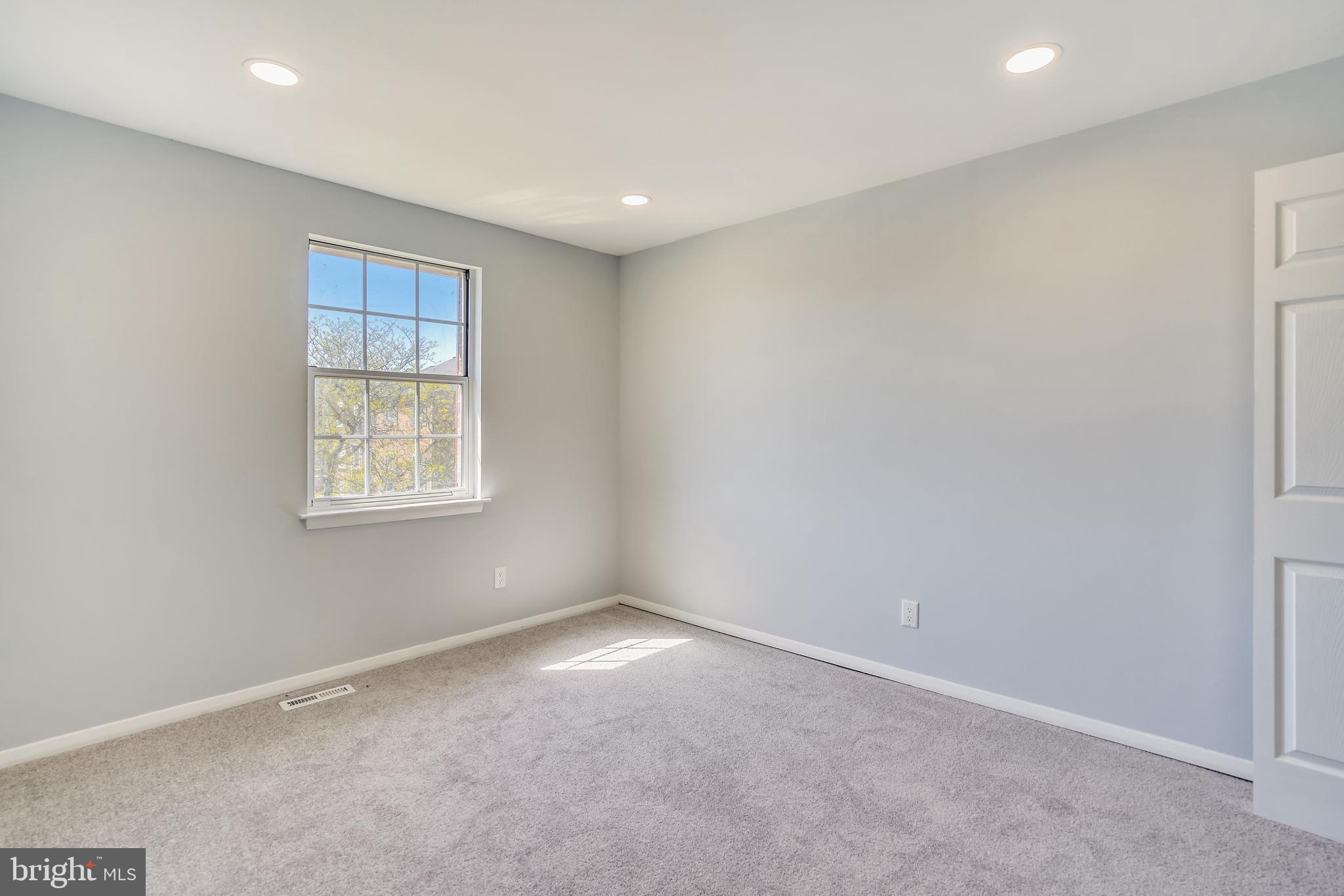 ELIZABETHS LANDING - Residential